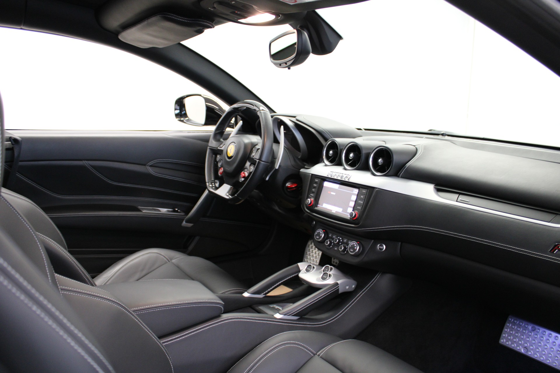 FERRARI FF-image-5