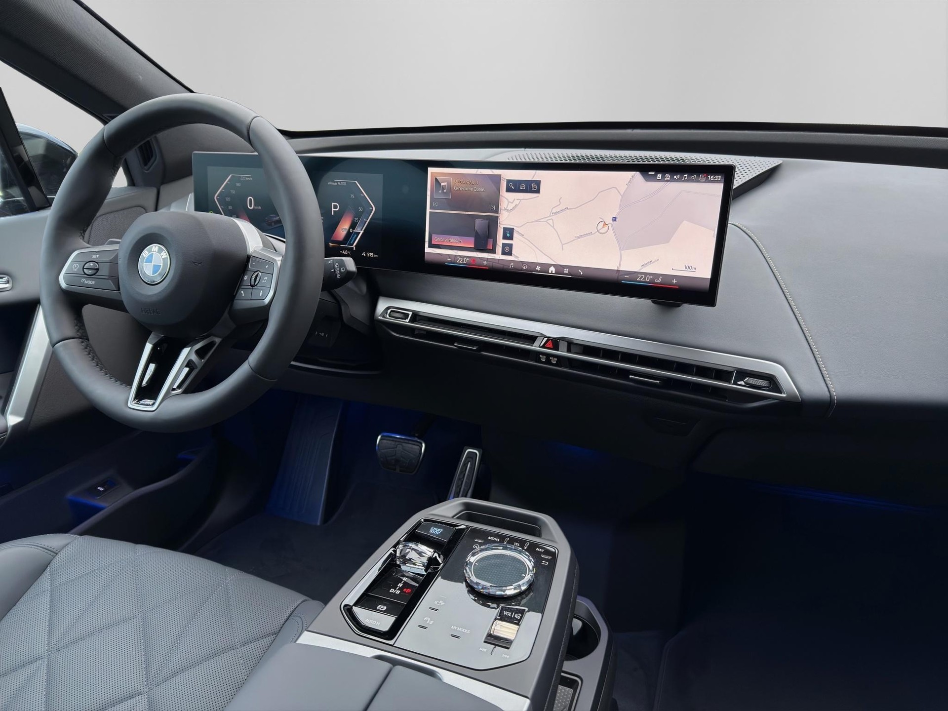 BMW iX xDrive45 M Sport Pro-image-10