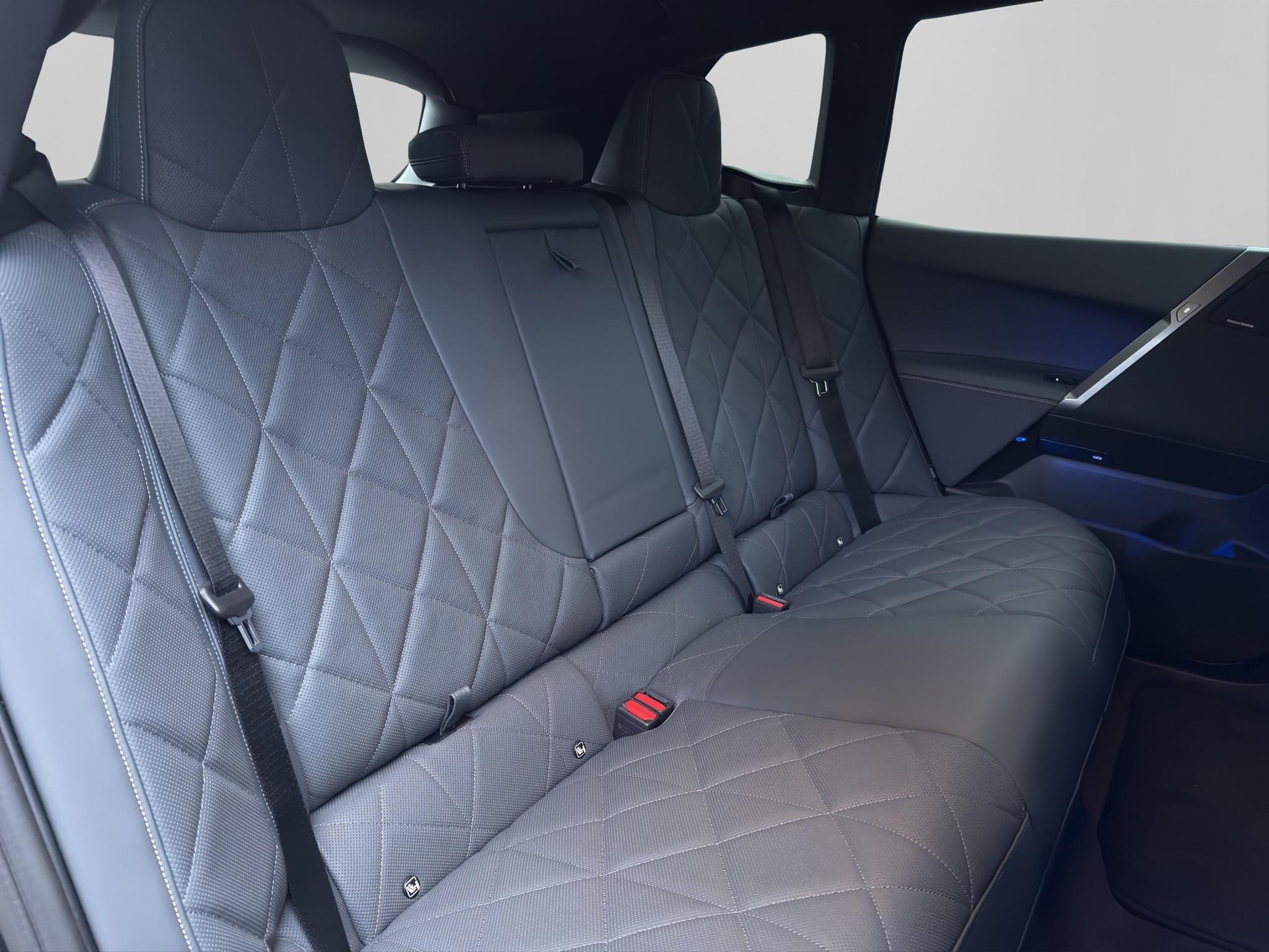 BMW iX xDrive45 M Sport Pro-image-14