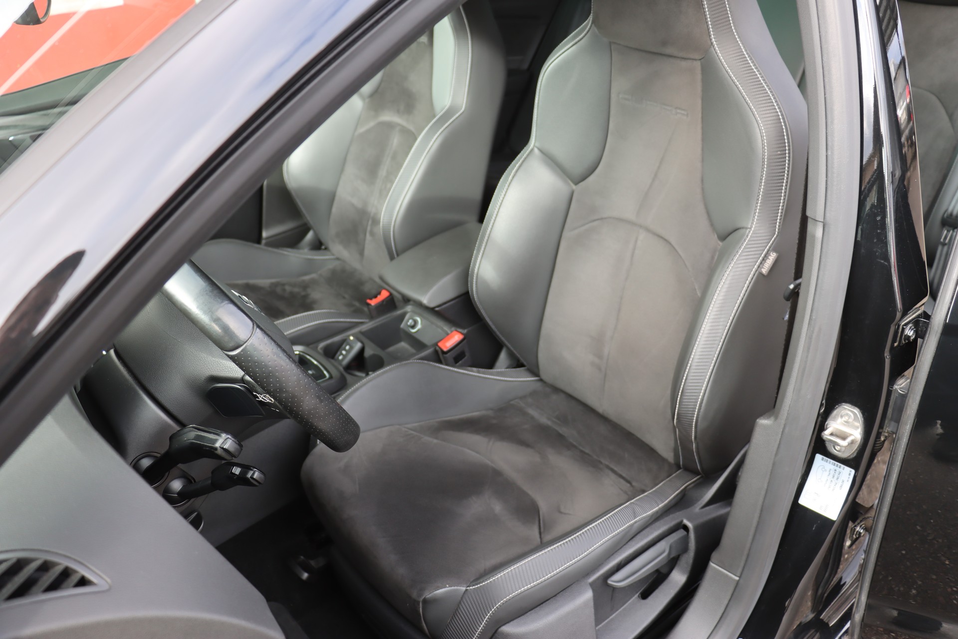 SEAT Leon ST 2.0 TSI Cupra 300 4 Drive DSG-image-11