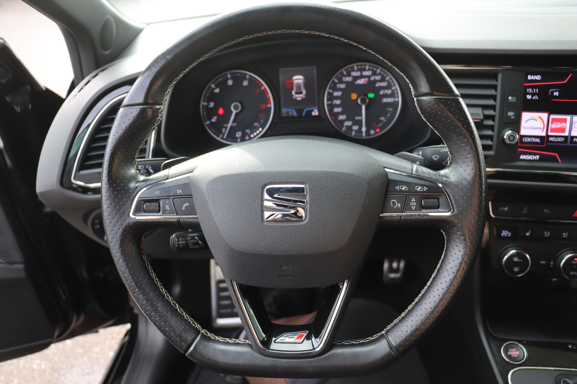SEAT Leon ST 2.0 TSI Cupra 300 4 Drive DSG-image-16