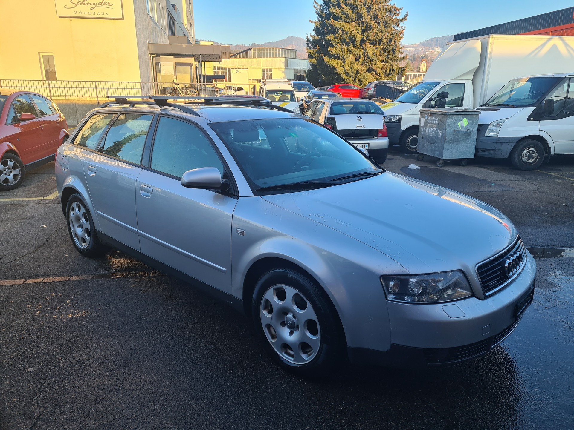 AUDI A4 Avant 2.5 TDI quattro-image-2