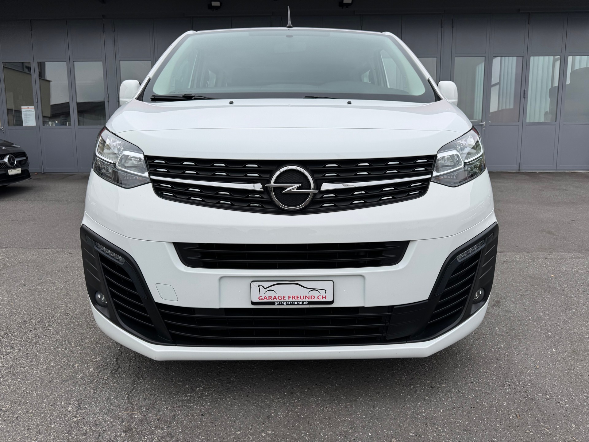 OPEL Vivaro Combi 2.0 CDTI Essentia s/s M-image-2