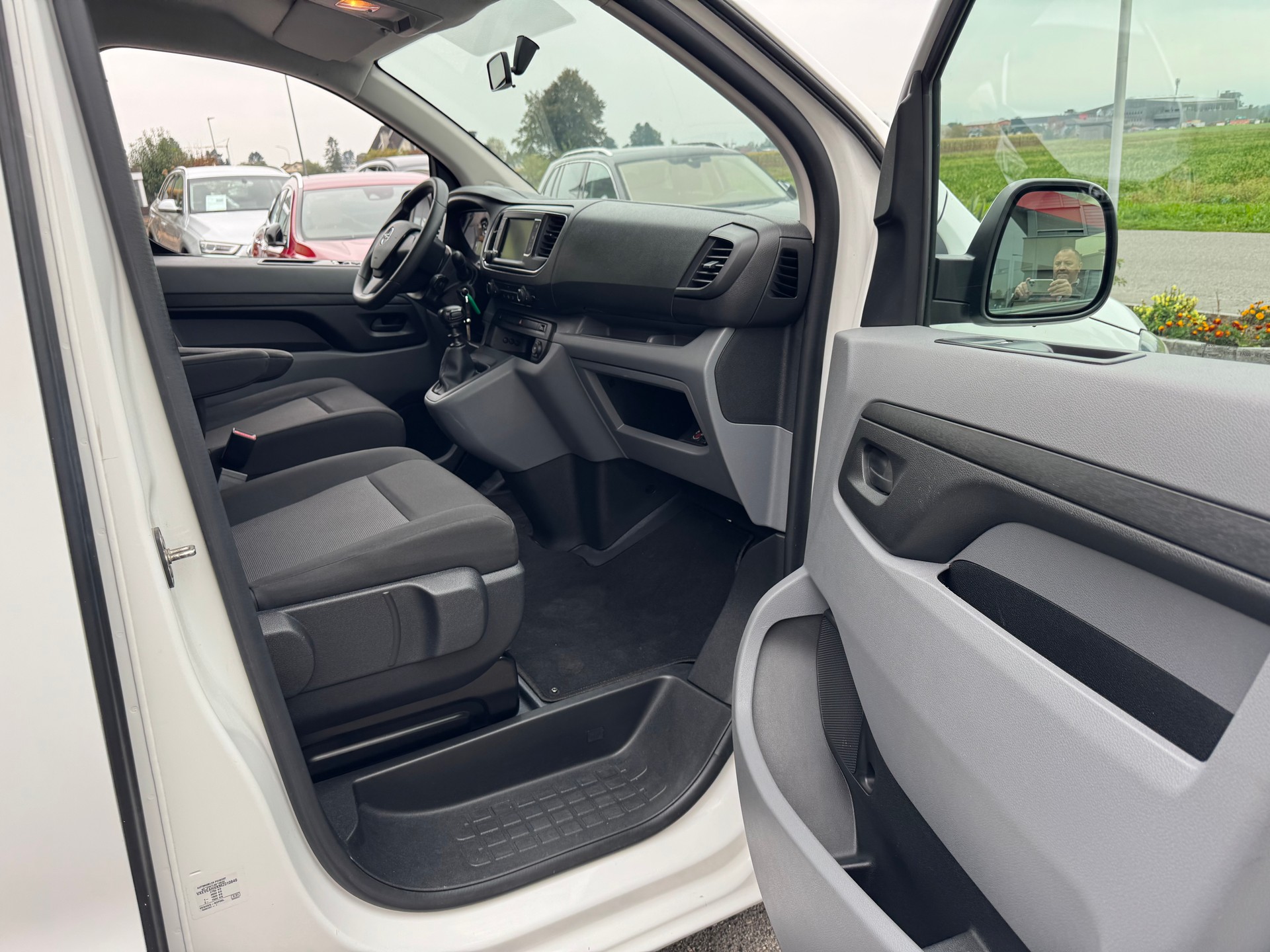 OPEL Vivaro Combi 2.0 CDTI Essentia s/s M-image-12