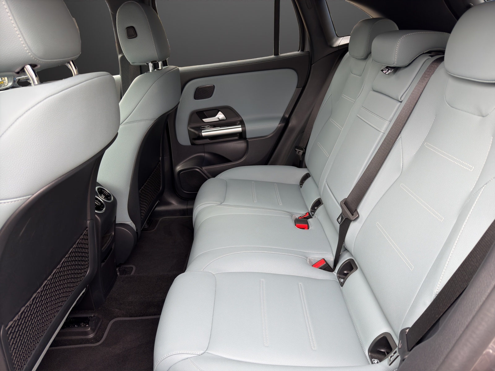 MERCEDES-BENZ EQA 250 66,5kWh-image-11