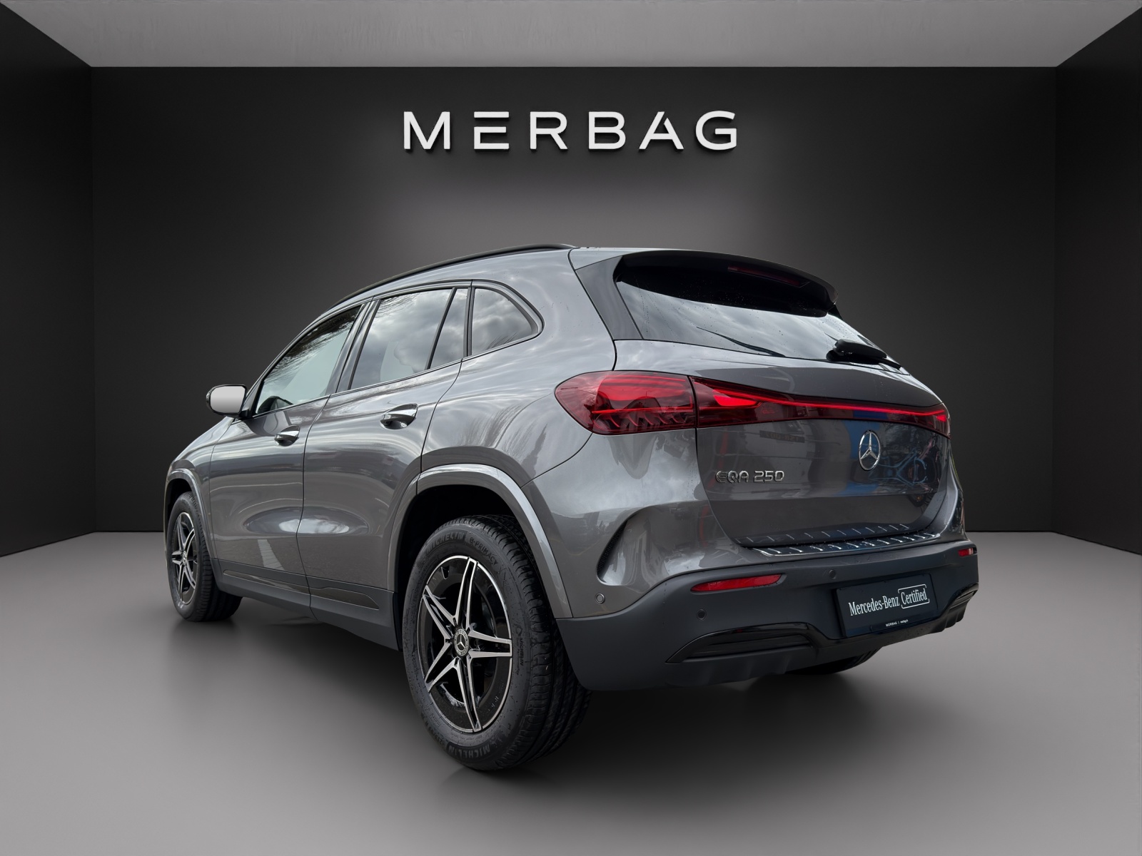 MERCEDES-BENZ EQA 250 66,5kWh-image-4