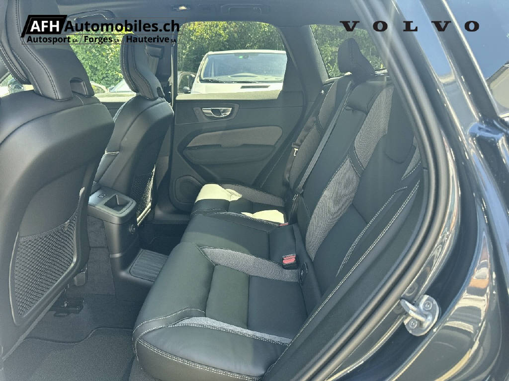 VOLVO XC60 2.0 T6 TE Black Edition eAWD-image-14