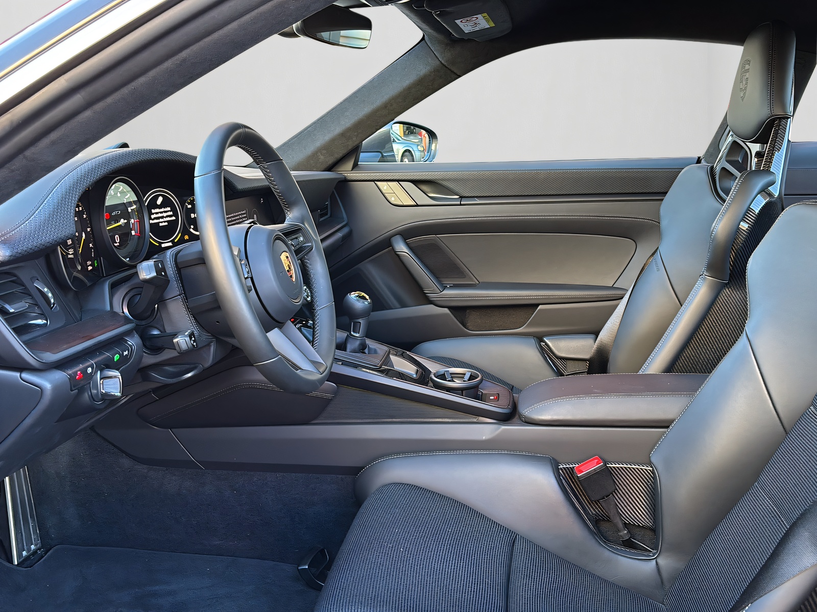 PORSCHE 911 Coupé 4.0 GT3 Touring-image-11