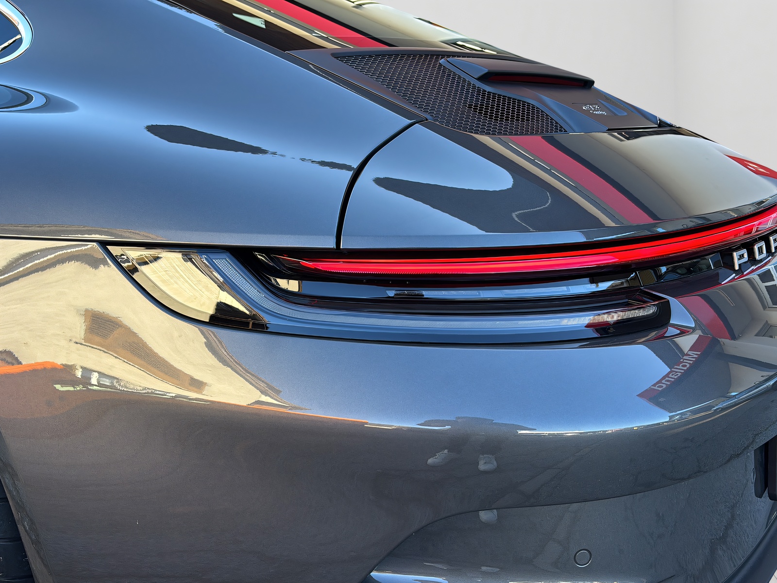 PORSCHE 911 Coupé 4.0 GT3 Touring-image-4