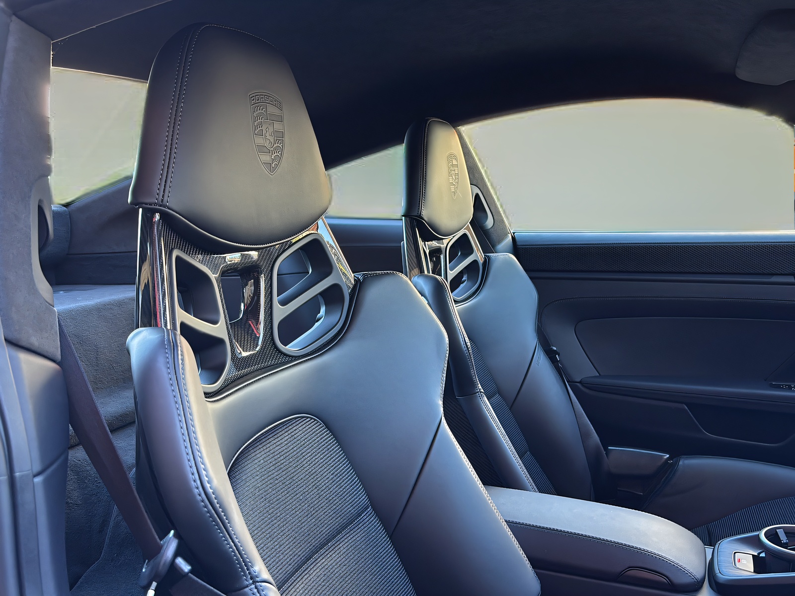 PORSCHE 911 Coupé 4.0 GT3 Touring-image-15