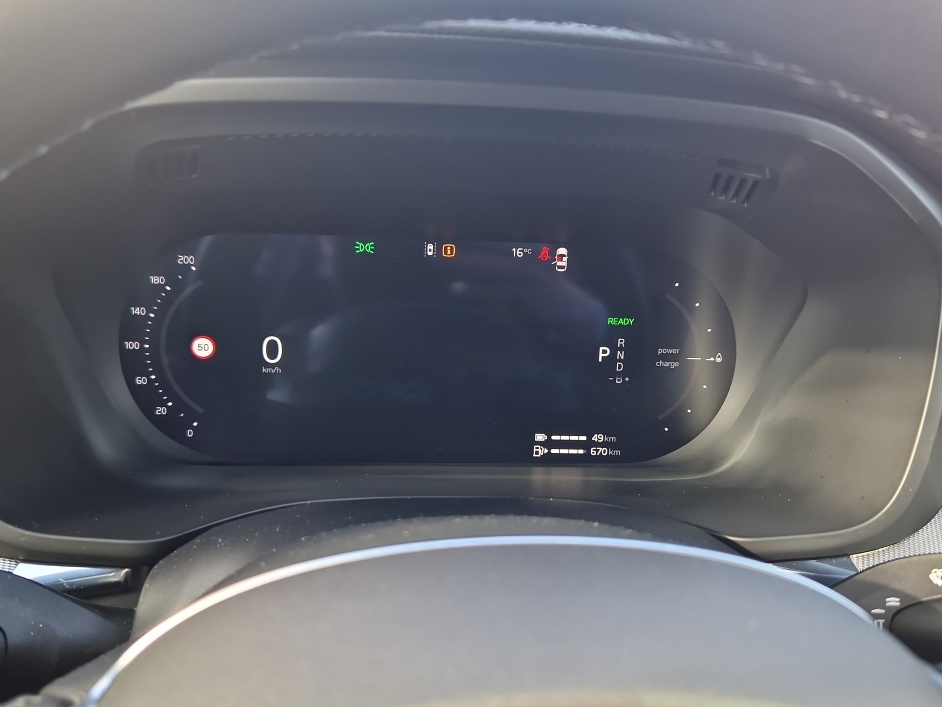 VOLVO XC60 2.0 T6 TE Black Edition eAWD Black Edition-image-12
