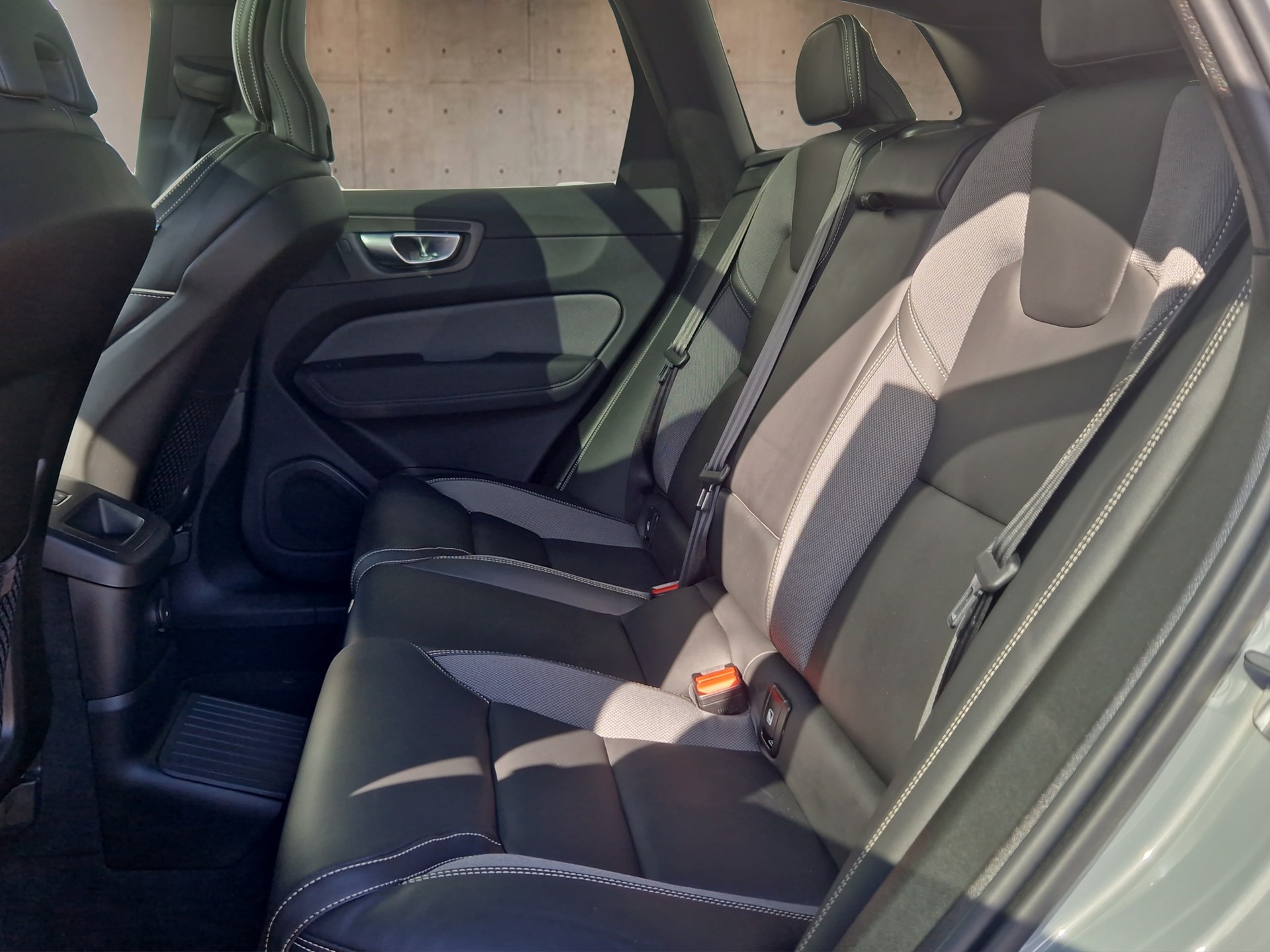 VOLVO XC60 2.0 T6 TE Black Edition eAWD Black Edition-image-11