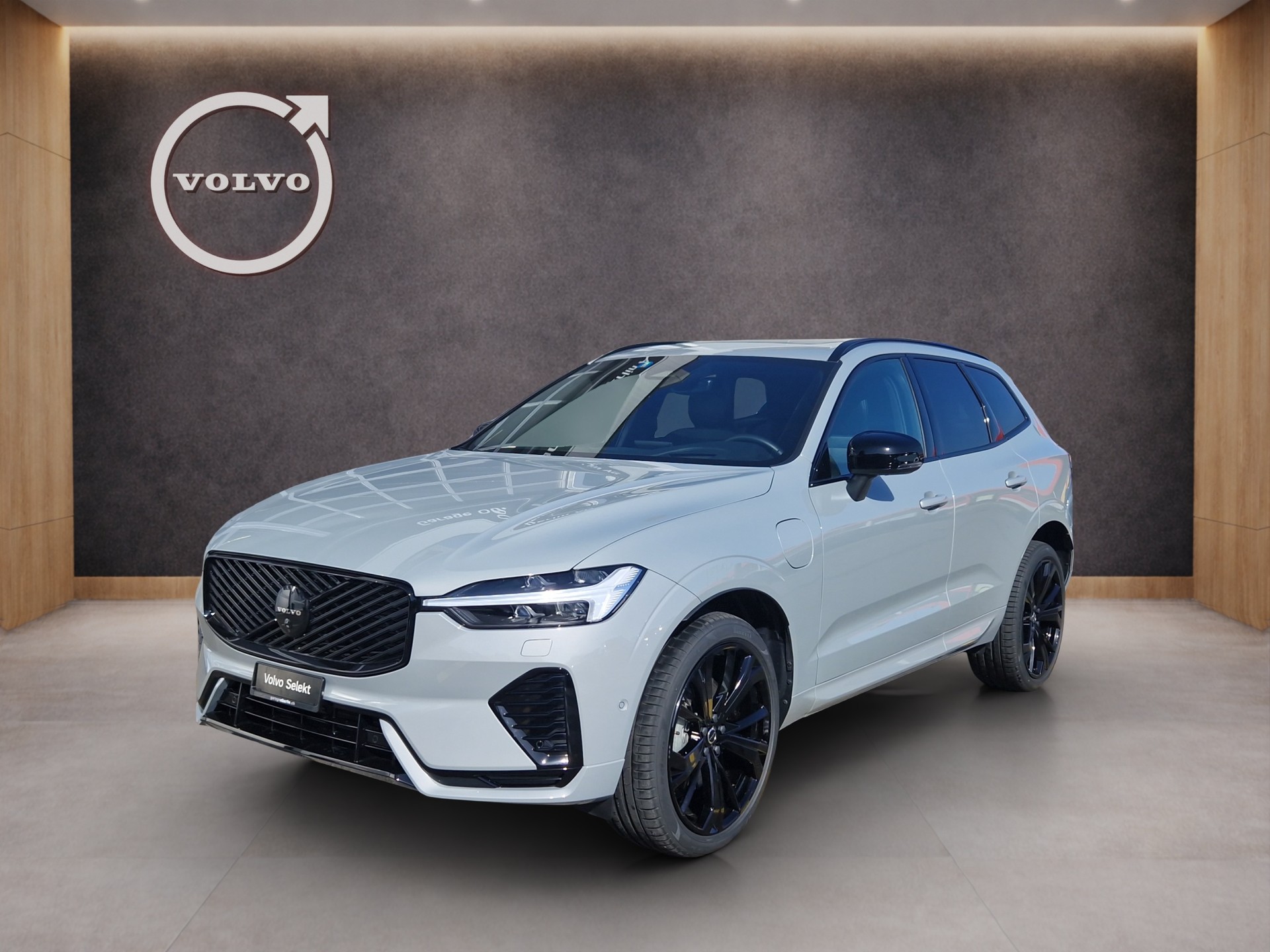 VOLVO XC60 2.0 T6 TE Black Edition eAWD-image-0
