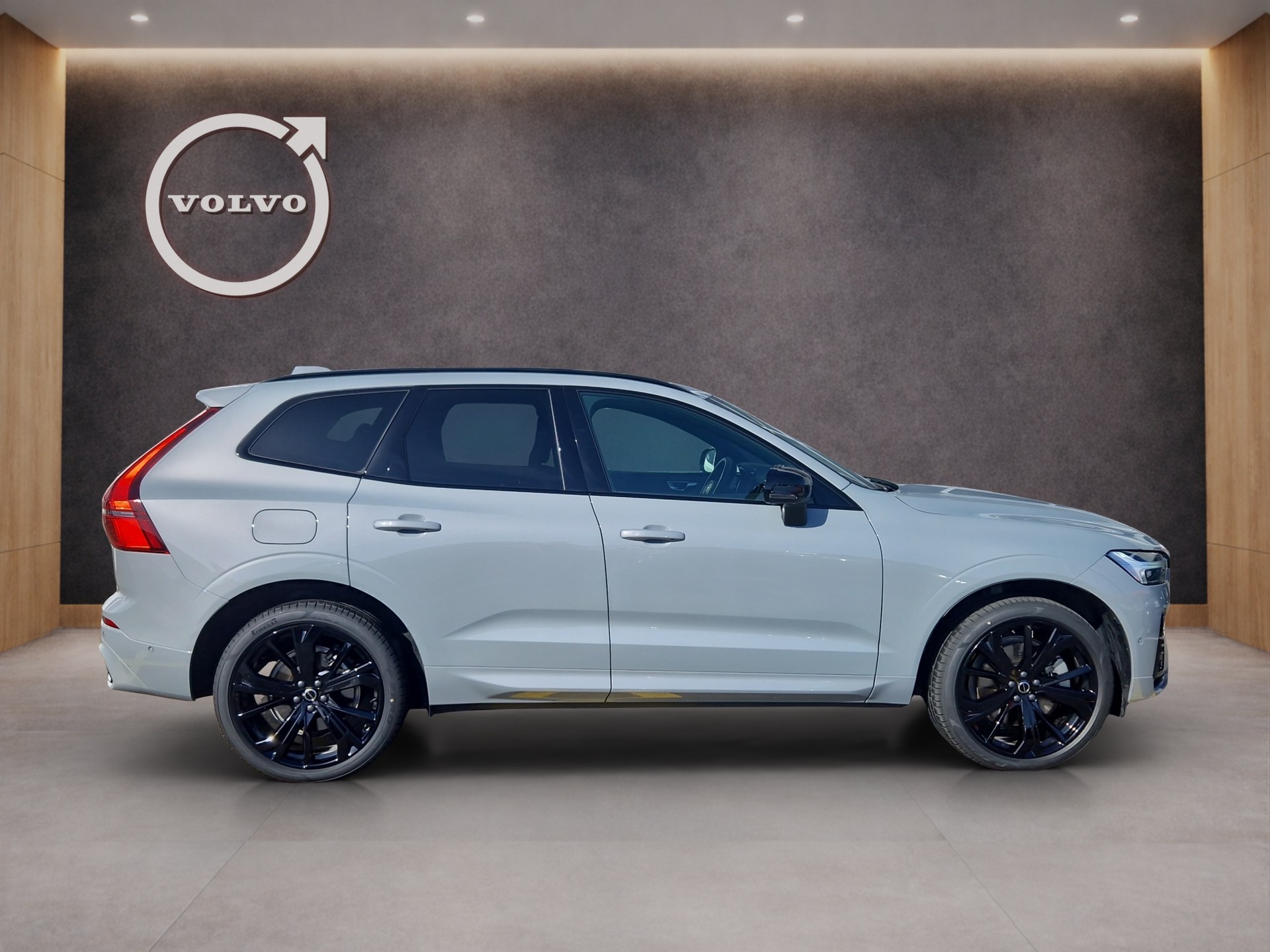 VOLVO XC60 2.0 T6 TE Black Edition eAWD-image-6