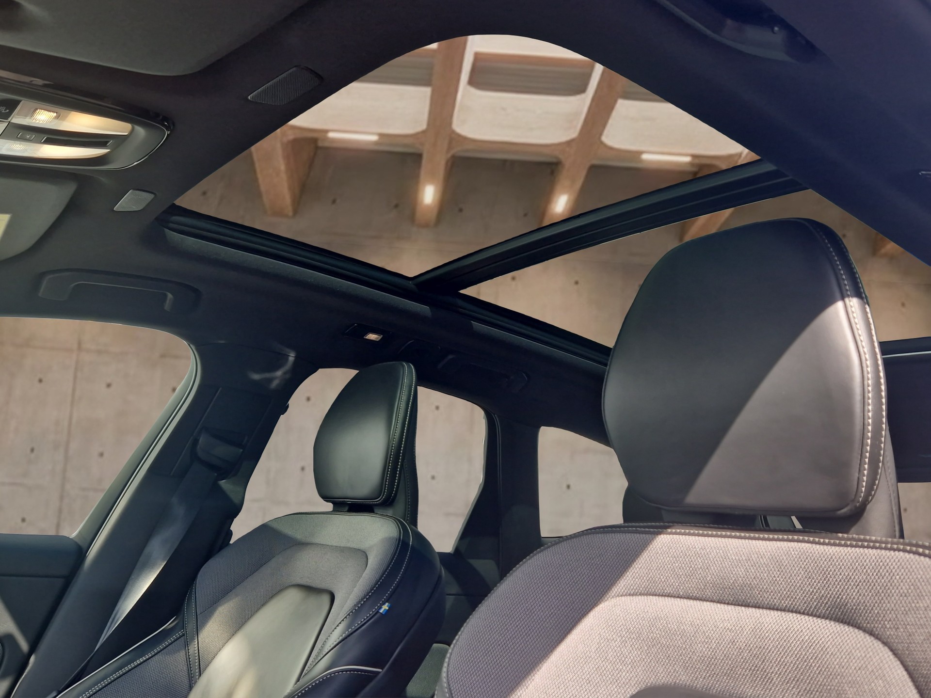 VOLVO XC60 2.0 T6 TE Black Edition eAWD Black Edition-image-13