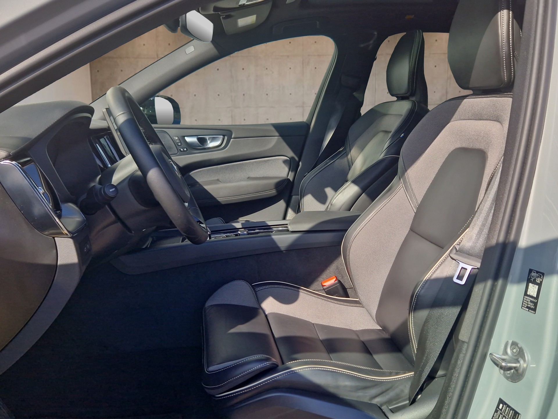 VOLVO XC60 2.0 T6 TE Black Edition eAWD Black Edition-image-10