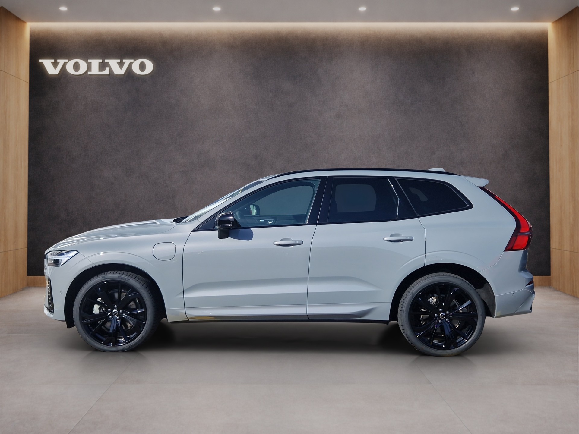 VOLVO XC60 2.0 T6 TE Black Edition eAWD Black Edition-image-1