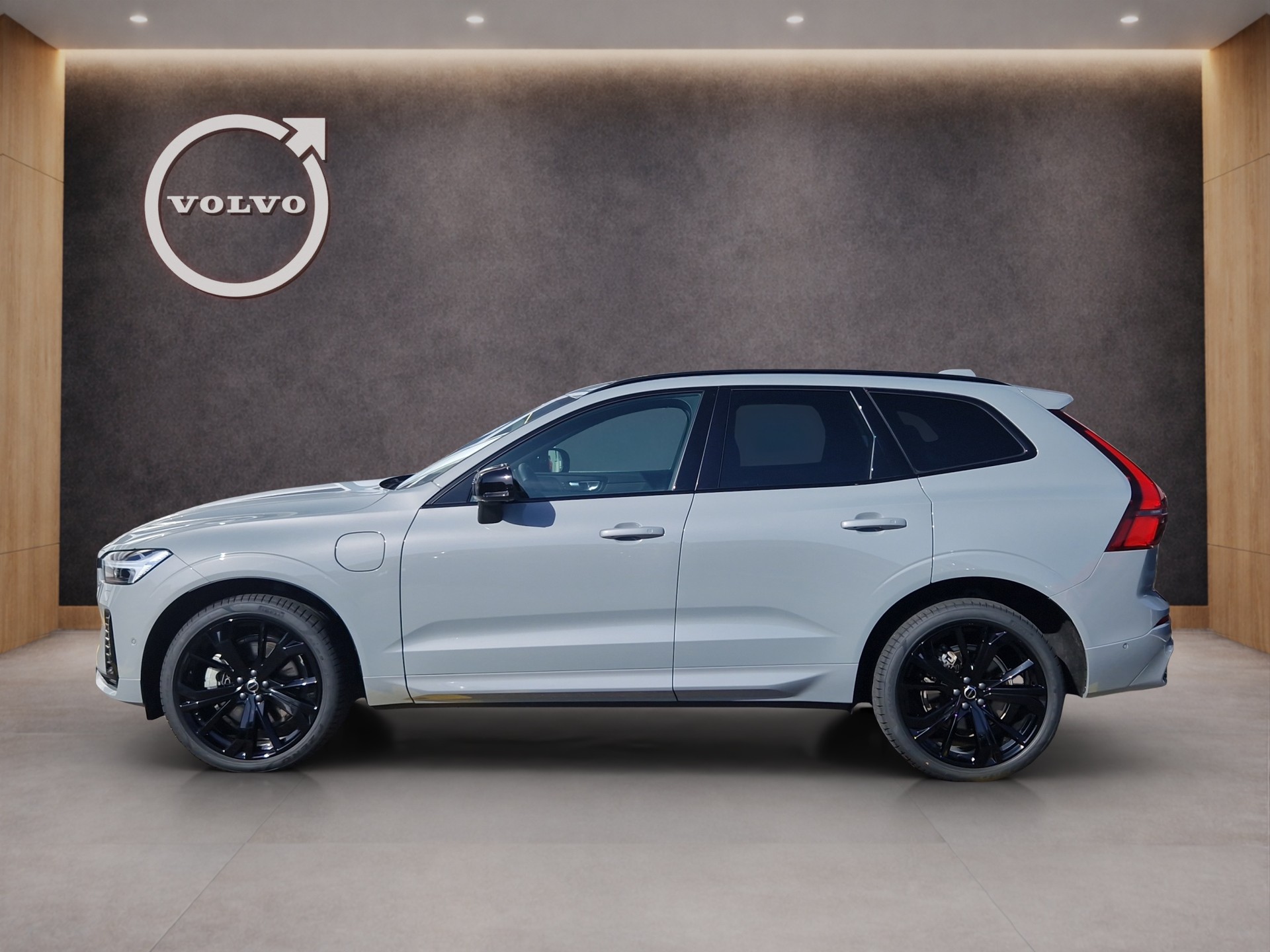 VOLVO XC60 2.0 T6 TE Black Edition eAWD-image-2