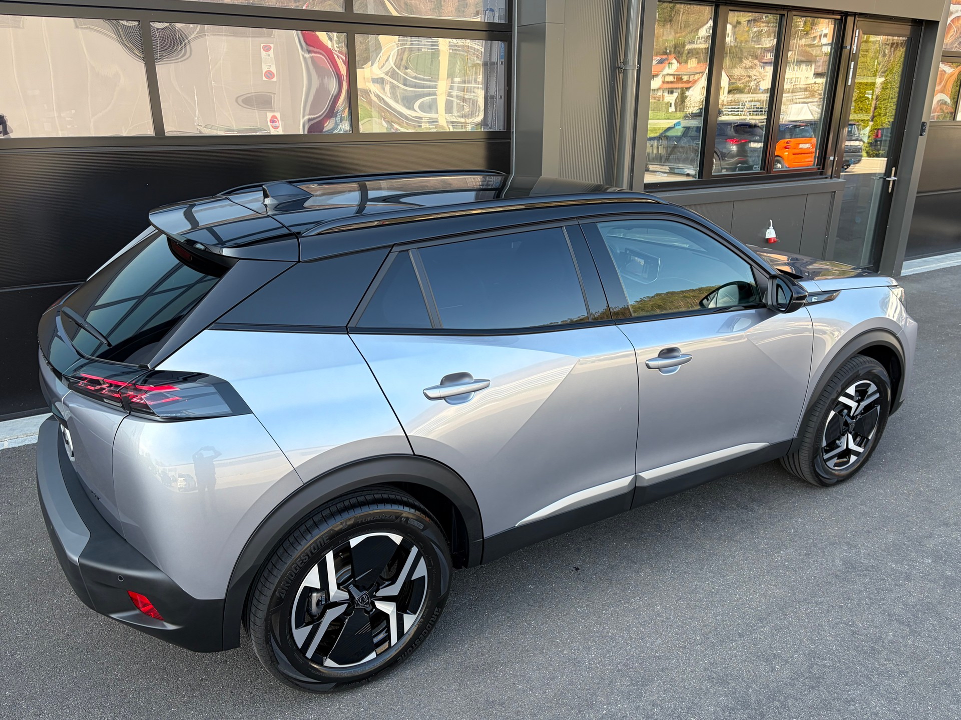 PEUGEOT 2008 156 e 54 kWh GT-image-5
