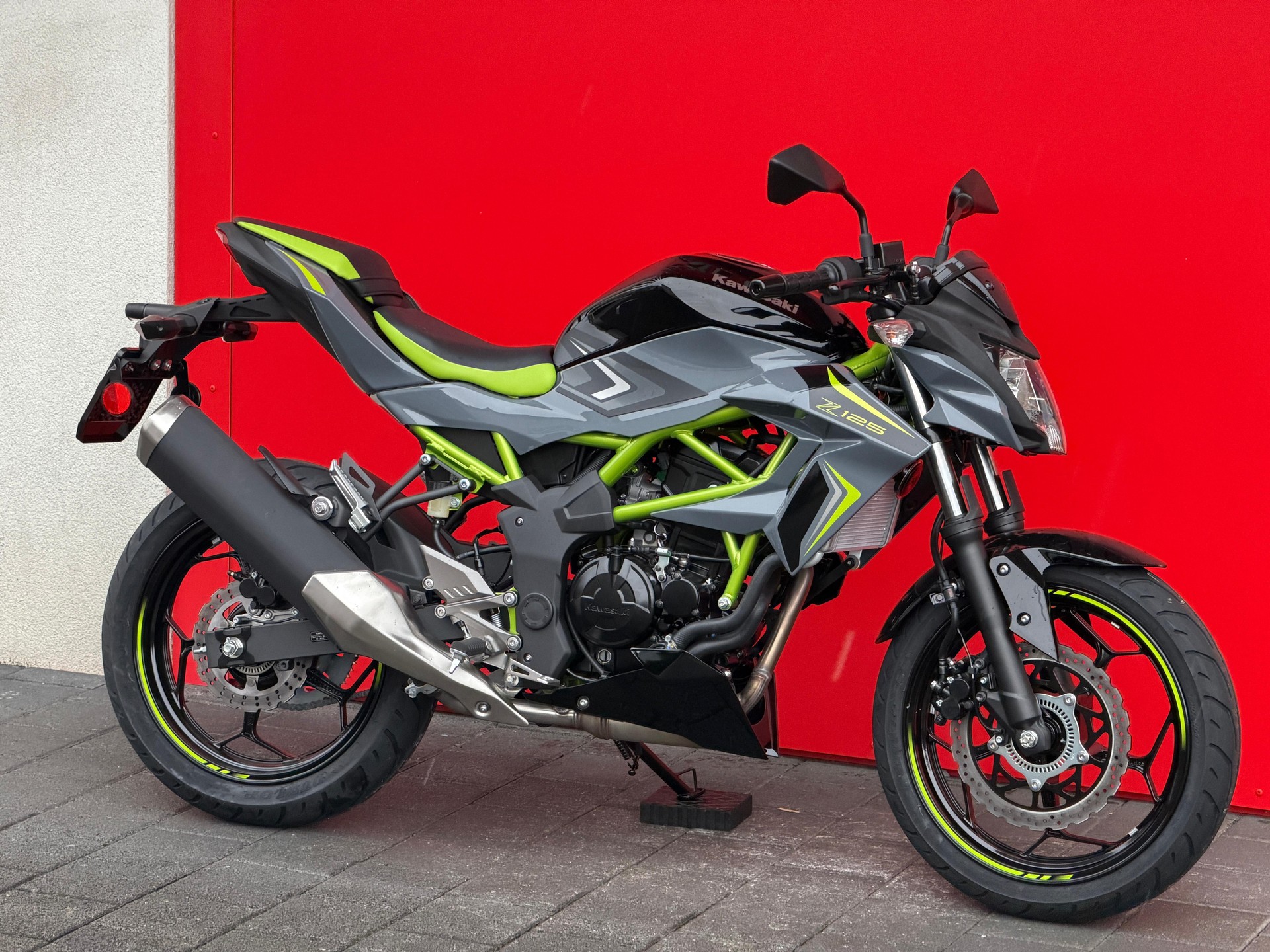 KAWASAKI Z 125-showroom-element-1