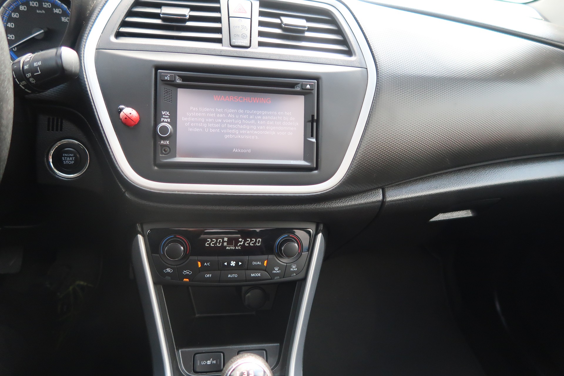 SUZUKI SX4 S-Cross 1.6 TD Compact+ 4WD-image-11