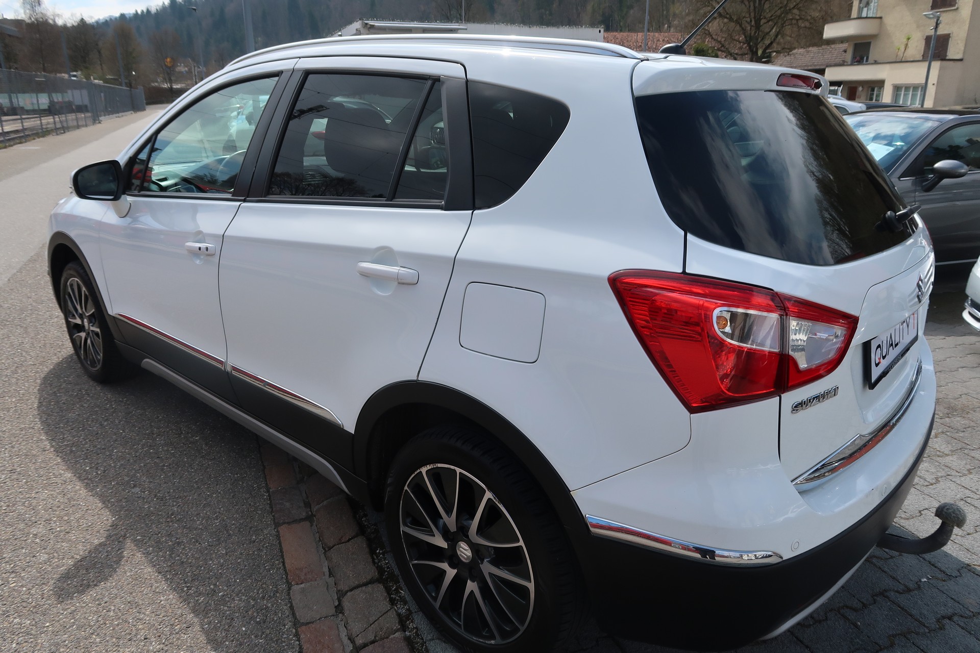 SUZUKI SX4 S-Cross 1.6 TD Compact+ 4WD-image-6