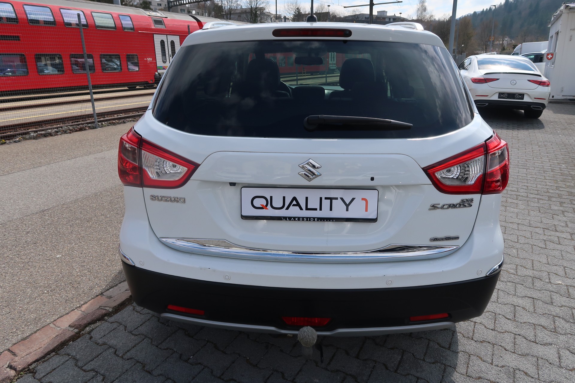 SUZUKI SX4 S-Cross 1.6 TD Compact+ 4WD-image-5