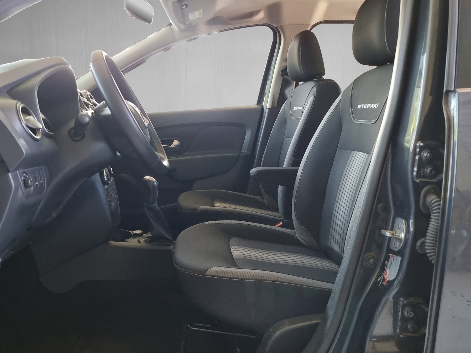 DACIA Sandero 0.9 TCe Stepway Unlimi-image-6