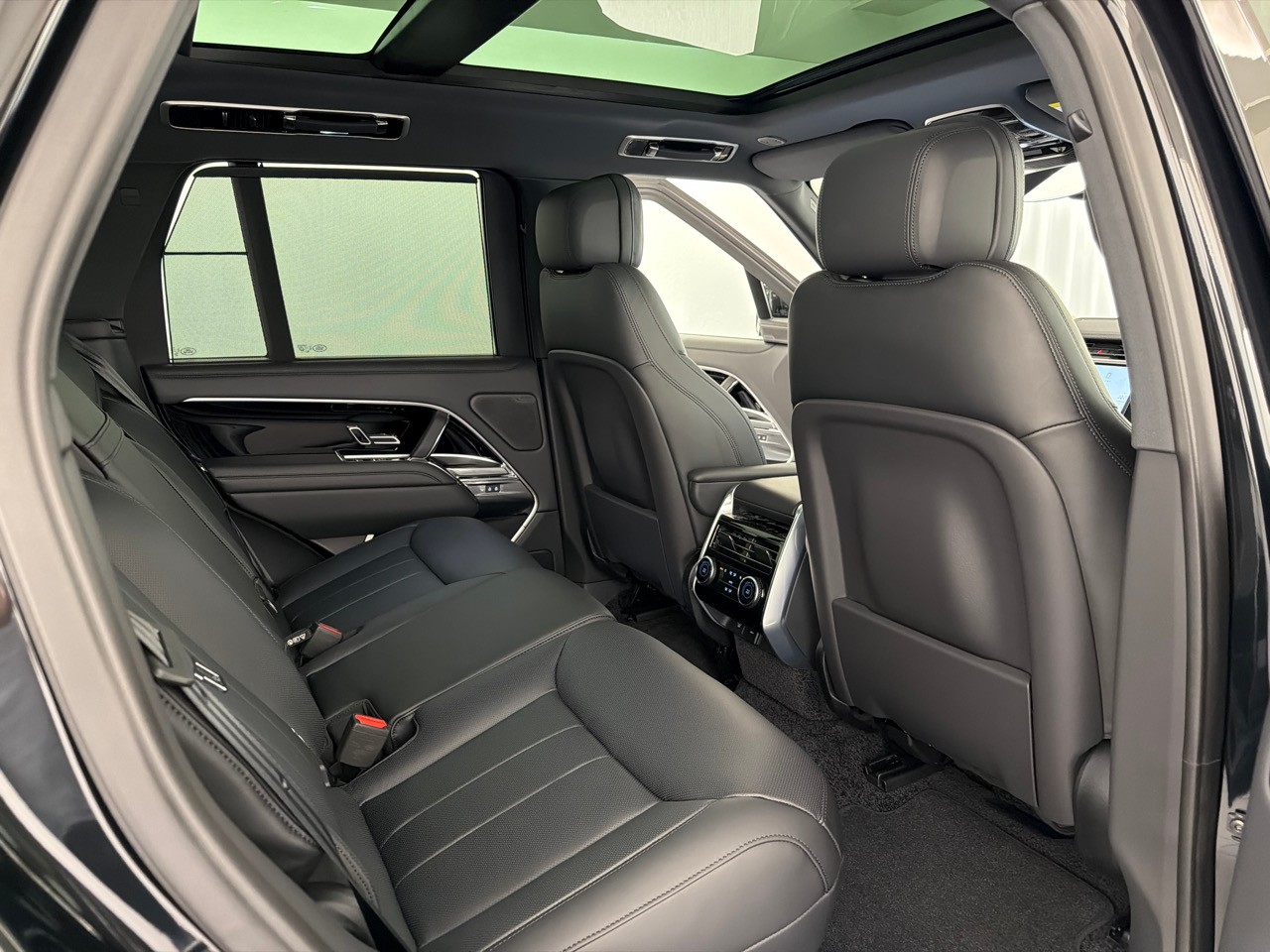 LAND ROVER RR P460e PHEV HSE-image-10