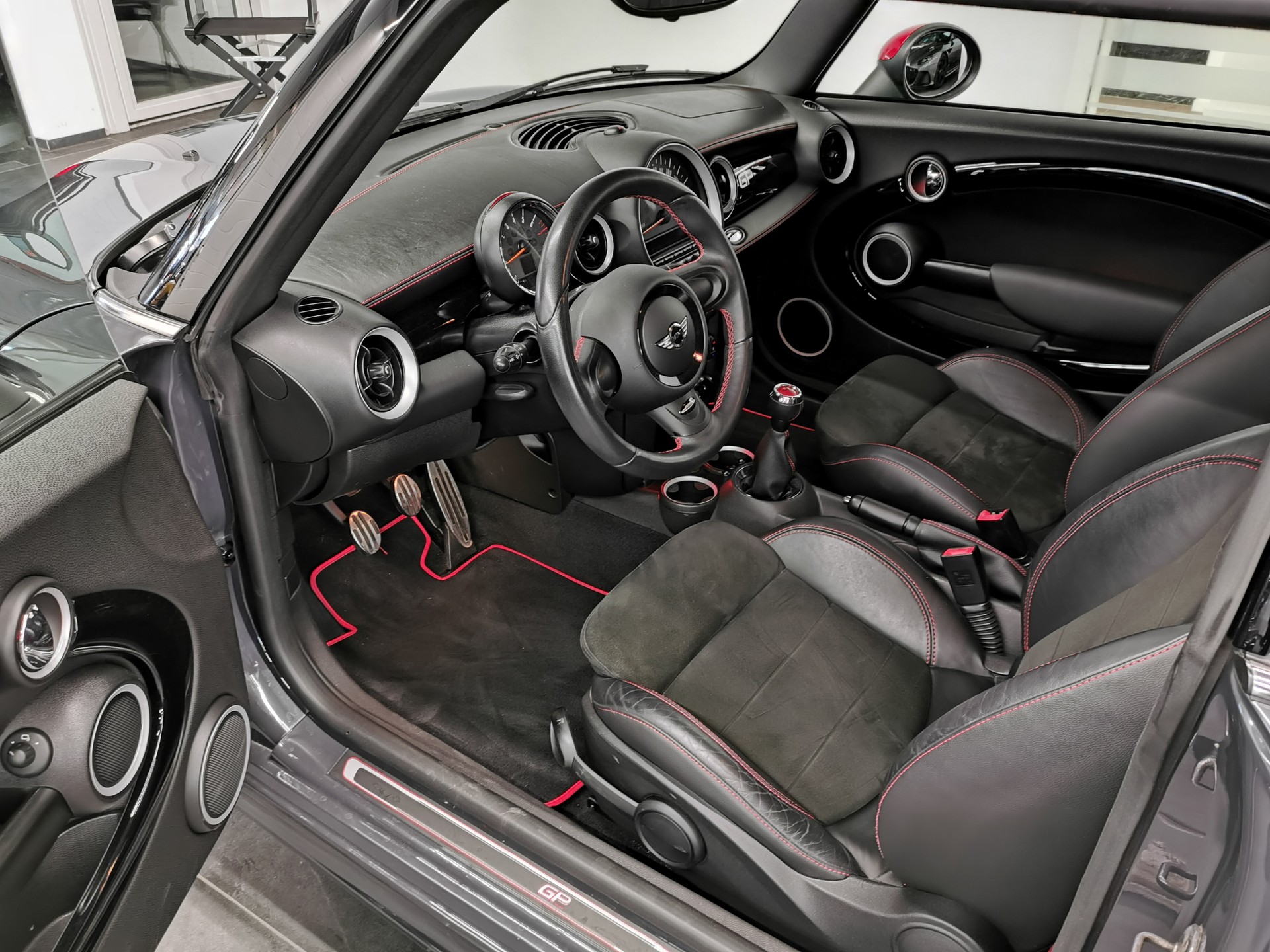 MINI Cooper John Cooper Works GP-image-8
