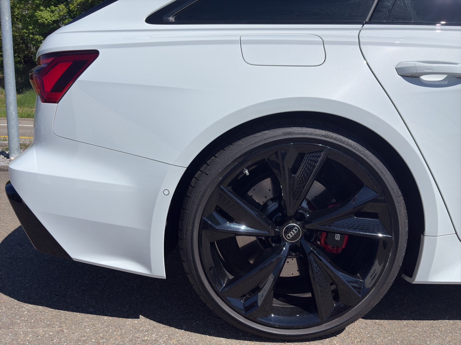 AUDI RS6 Avant 4.0 V8 TFSI quattro T-Tronic-image-15