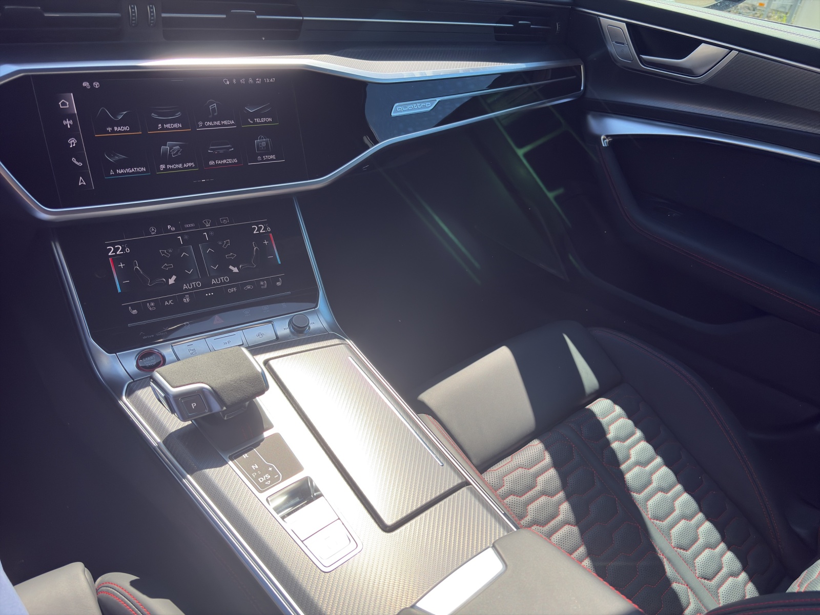 AUDI RS6 Avant 4.0 V8 TFSI quattro T-Tronic-image-10