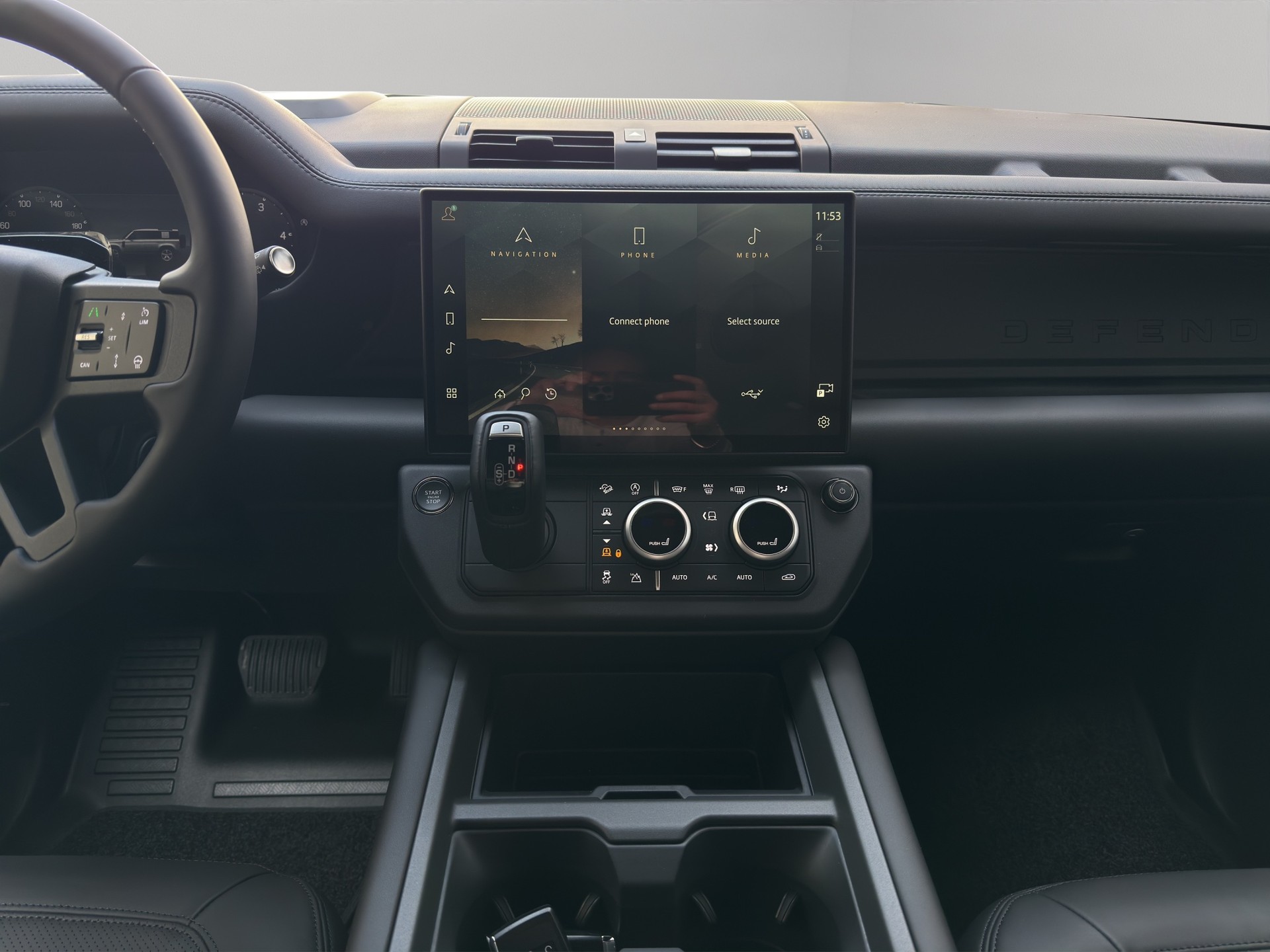 LAND ROVER Defender 110 3.0 D I6 250 X-Dynamic SE-image-6
