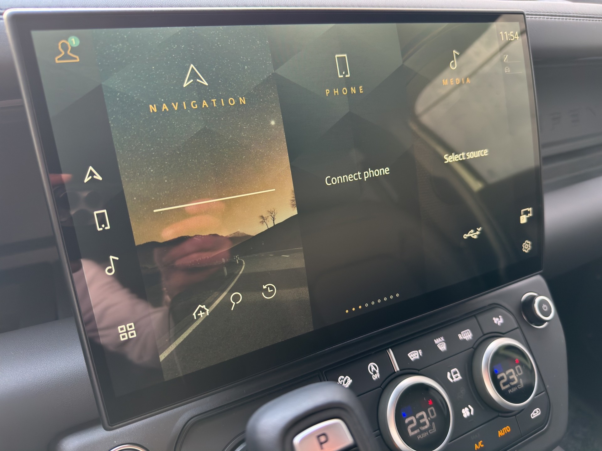LAND ROVER Defender 110 3.0 D I6 250 X-Dynamic SE-image-12