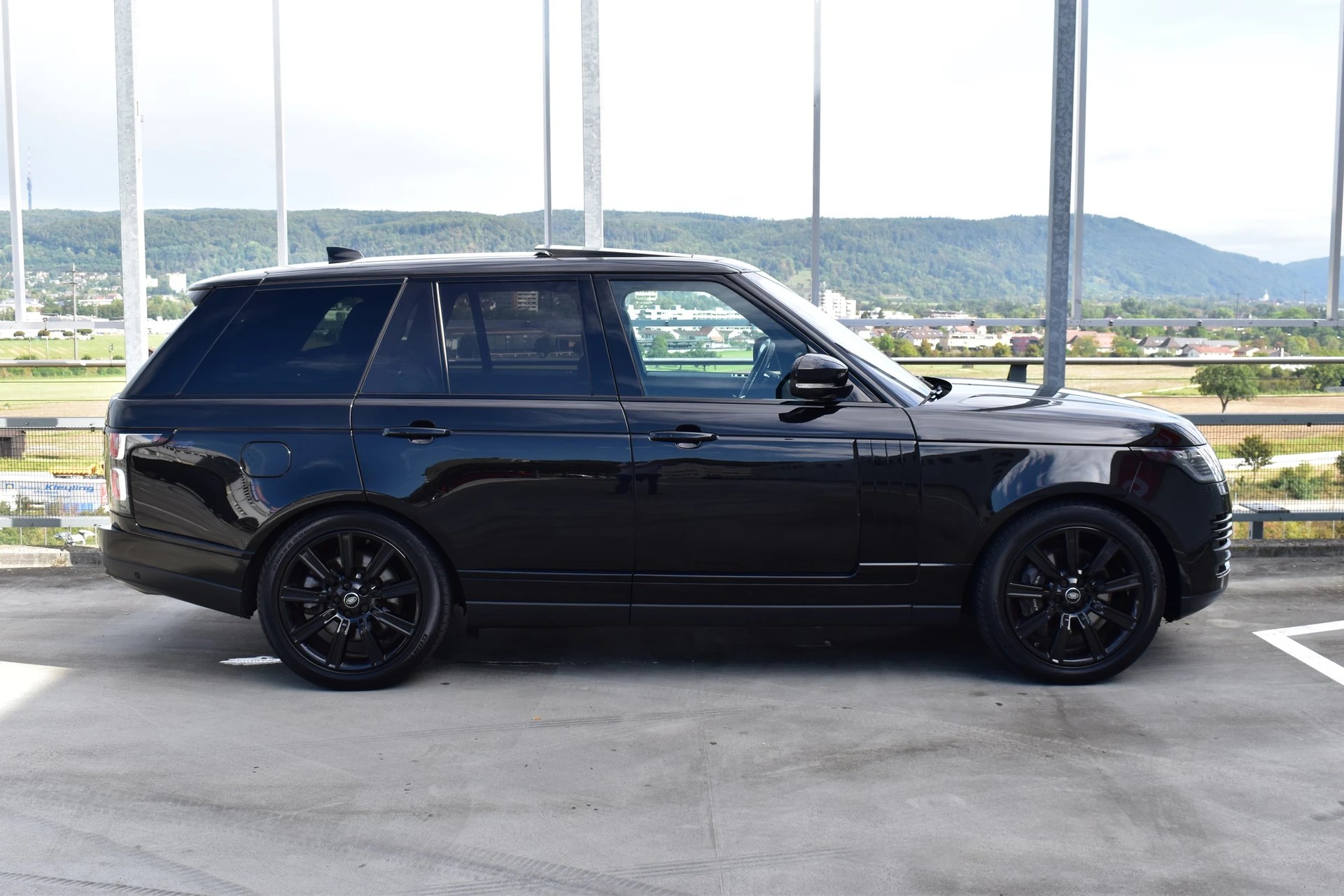 LAND ROVER RANGE ROVER 2.0 Si4 P400e PHEV VOGUE BLACK AUTOMATIC l 404 PS-image-6
