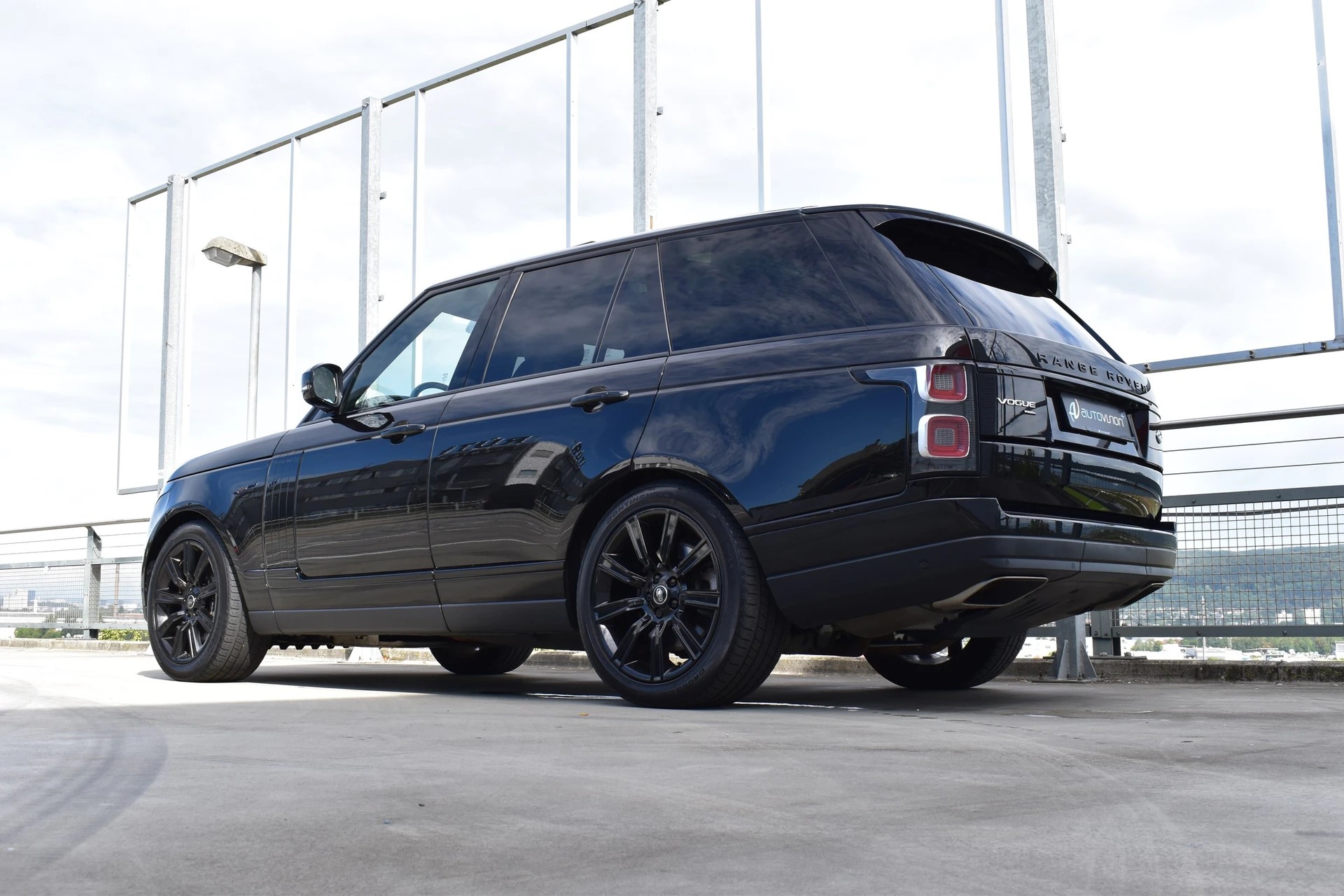 LAND ROVER RANGE ROVER 2.0 Si4 P400e PHEV VOGUE BLACK AUTOMATIC l 404 PS-image-12