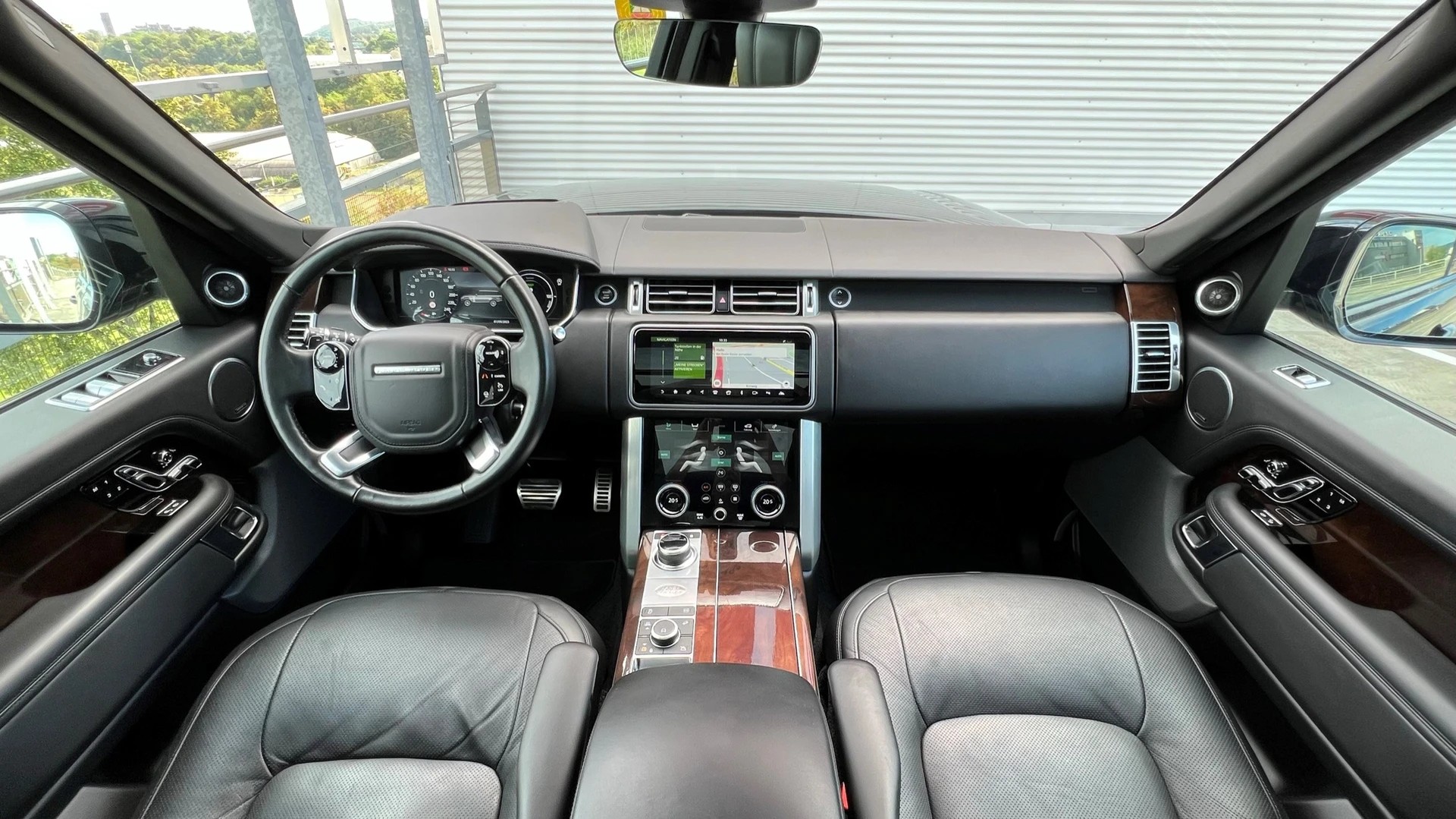 LAND ROVER RANGE ROVER 2.0 Si4 P400e PHEV VOGUE BLACK AUTOMATIC l 404 PS-image-20