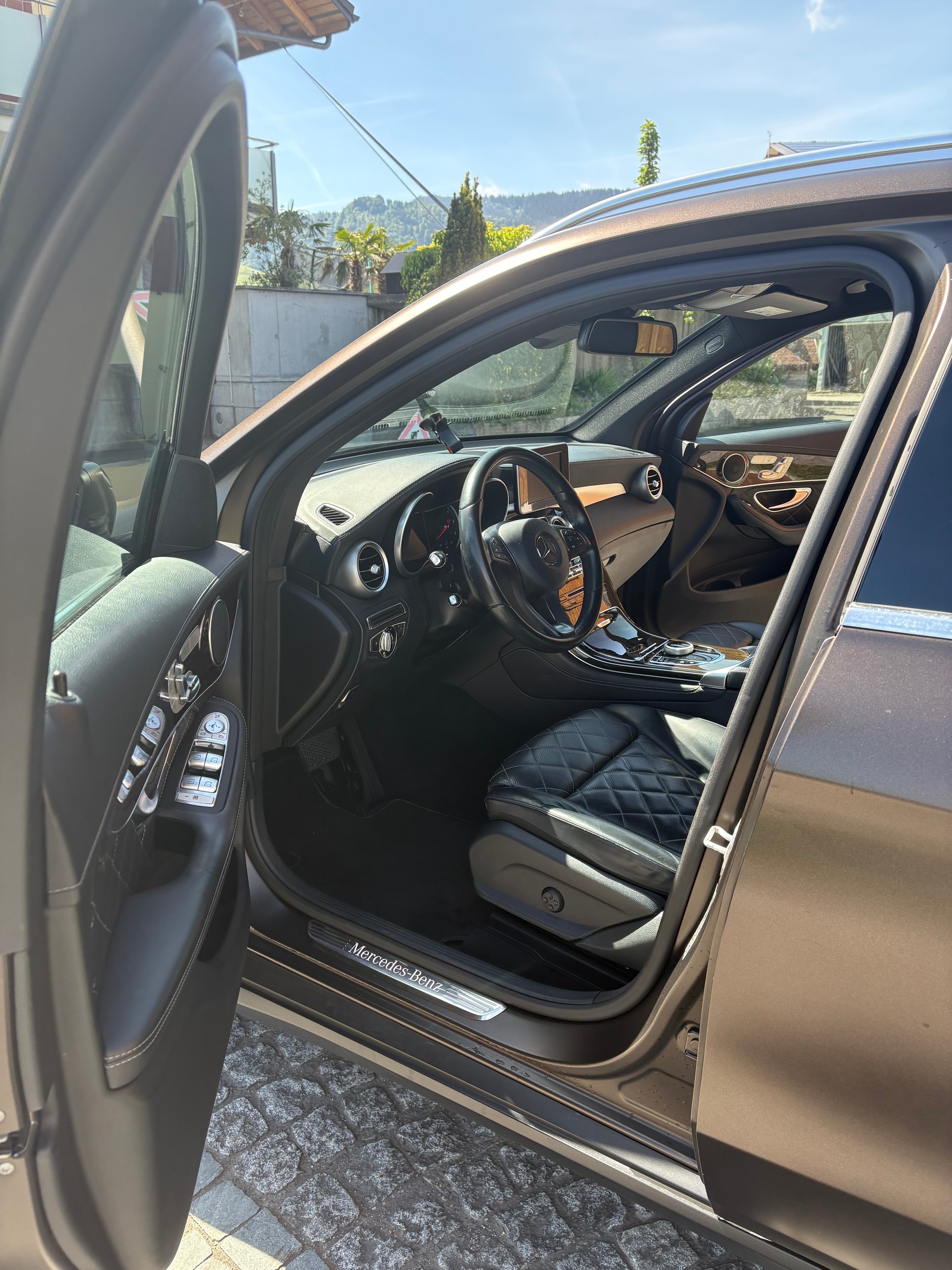 MERCEDES-BENZ GLC 250 d AMG Line 4Matic 9G-Tronic-image-1