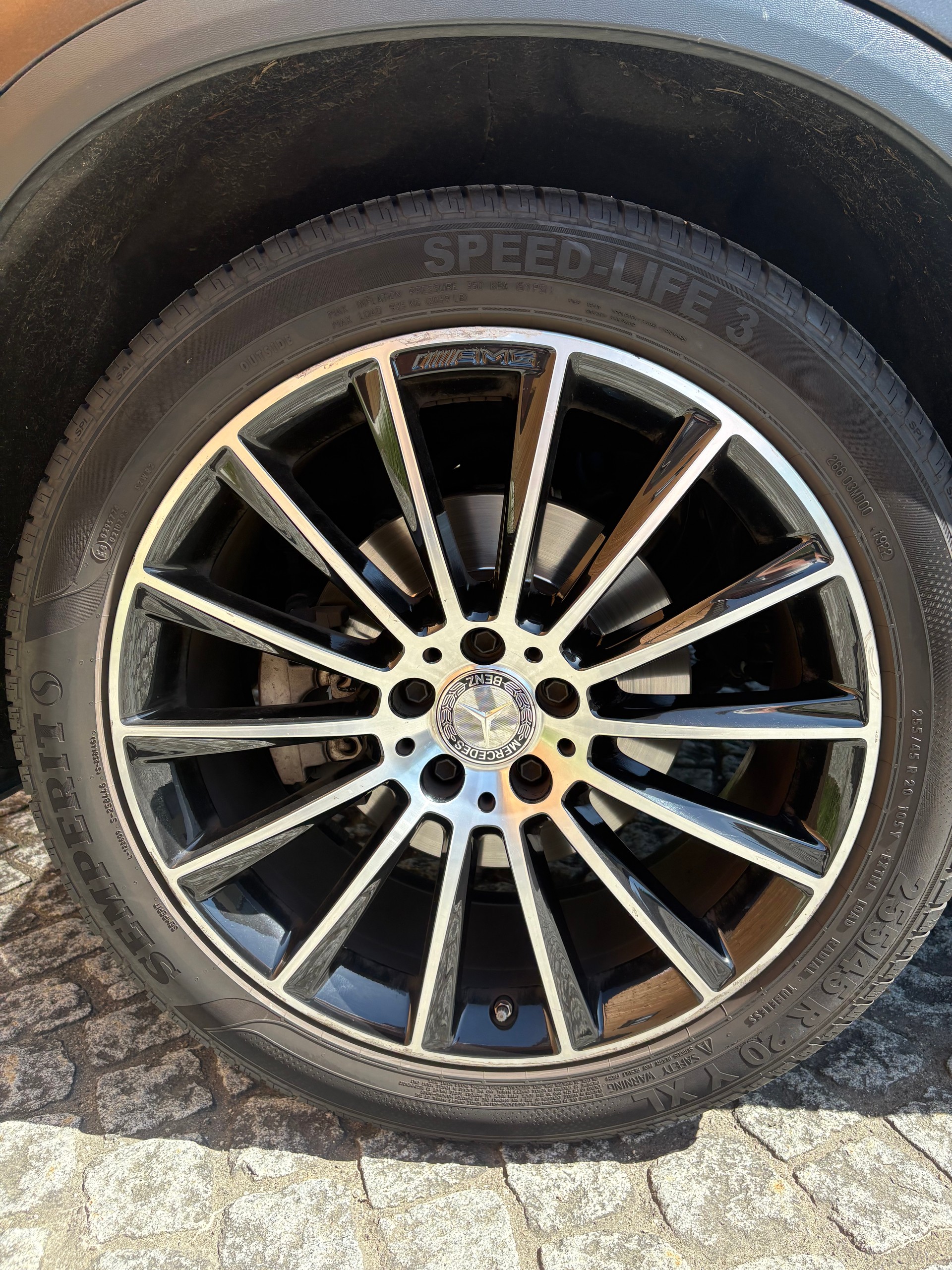 MERCEDES-BENZ GLC 250 d AMG Line 4Matic 9G-Tronic-image-5