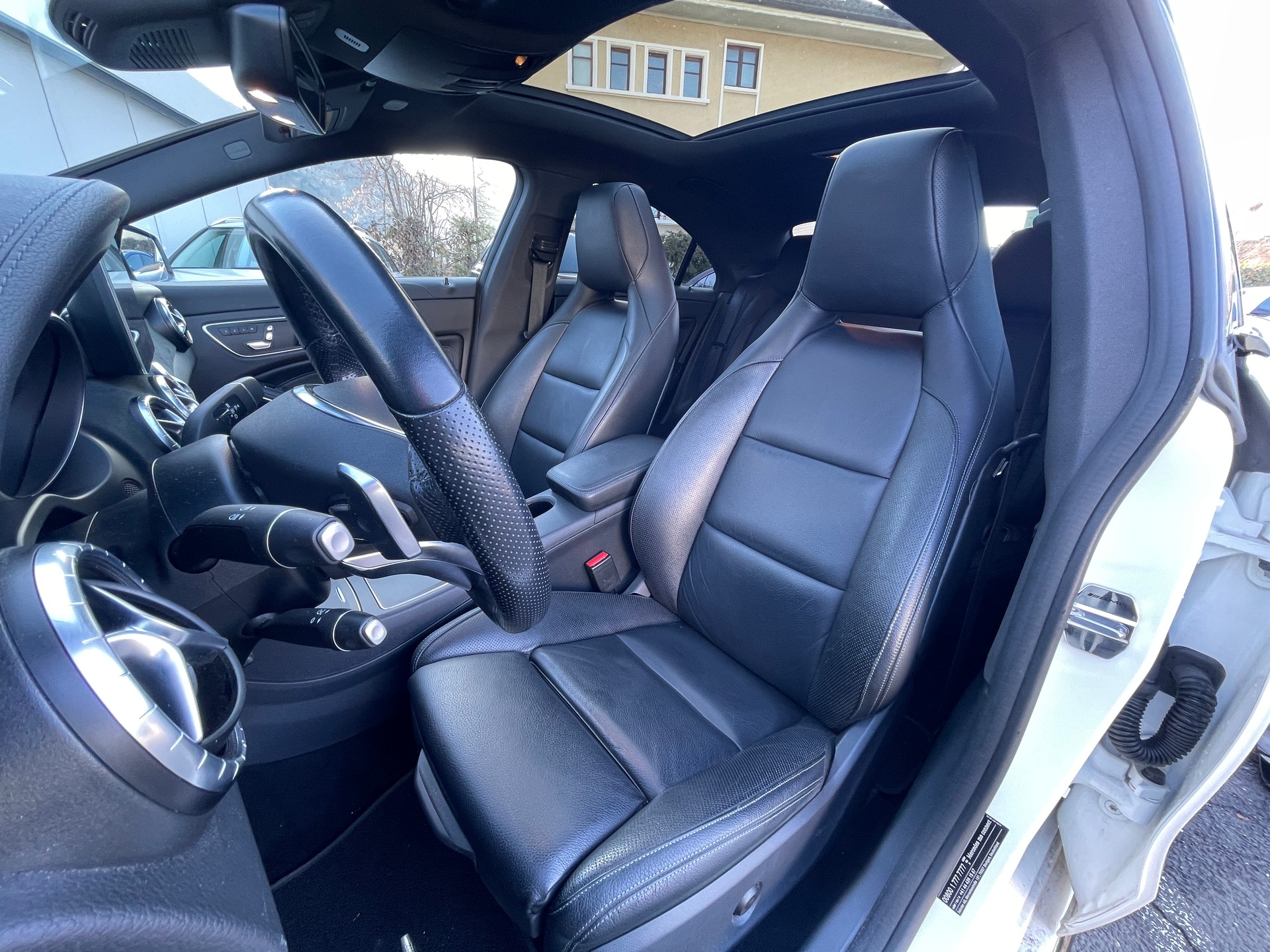 MERCEDES-BENZ CLA 250 AMG Line 4Matic-image-8