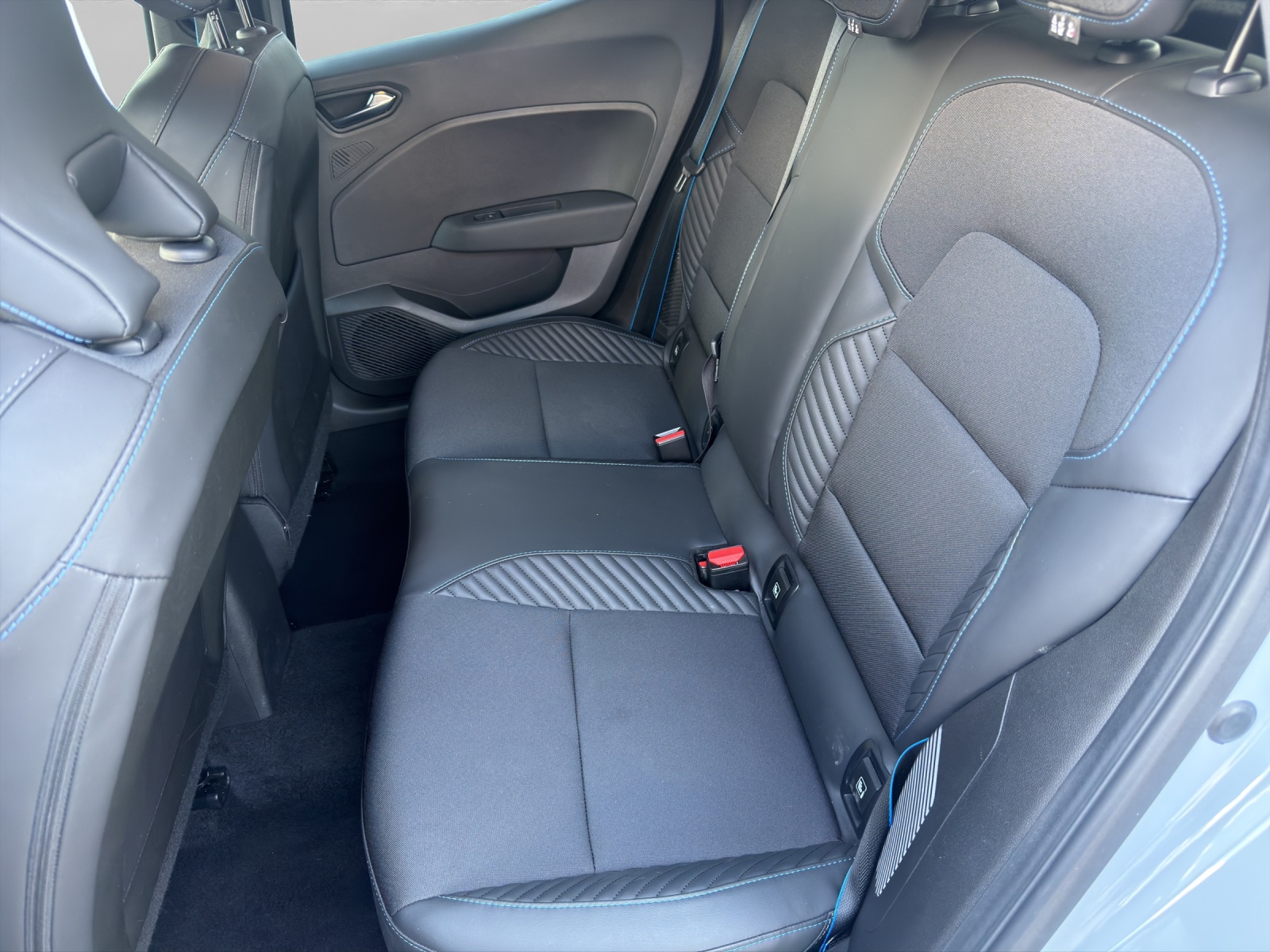 RENAULT Clio 1.6 E-Tech esprit Alpine-image-7