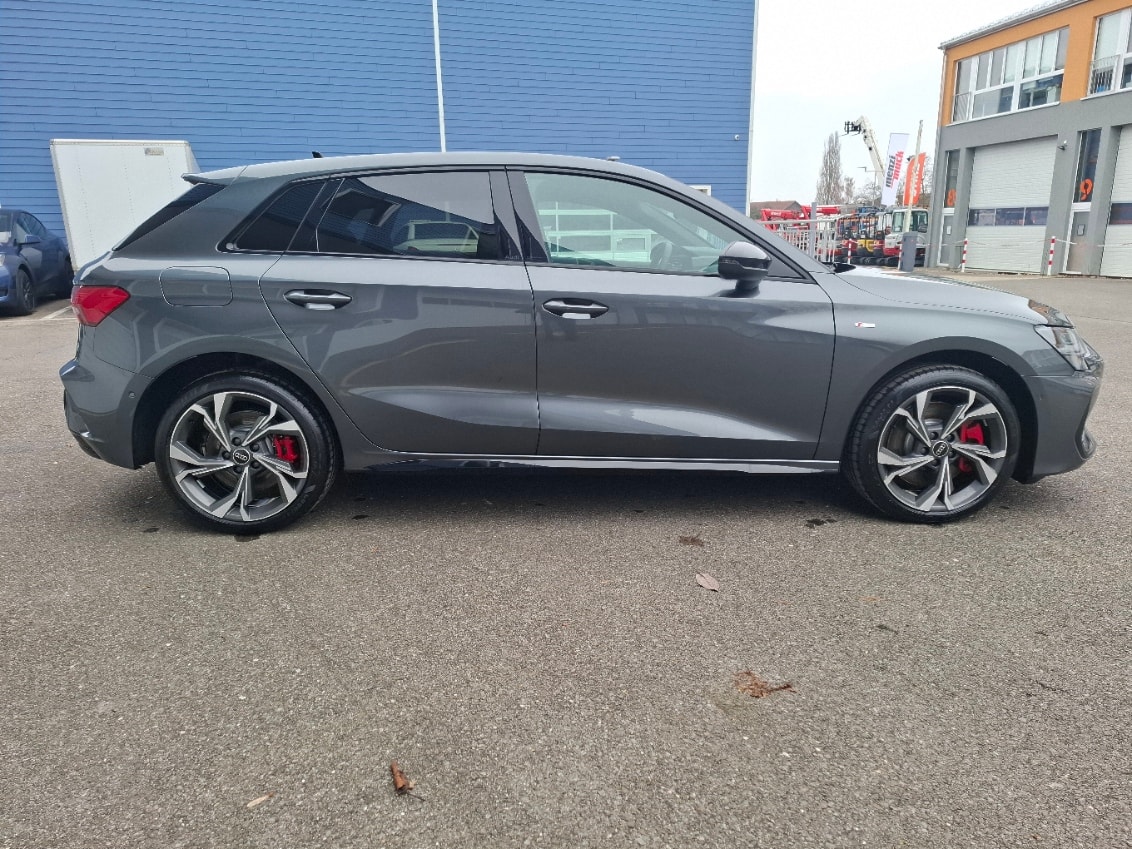 AUDI A3 Sportback 1.5 45 TFSI Plug-in-Hybrid S Line S-Tronic-image-3