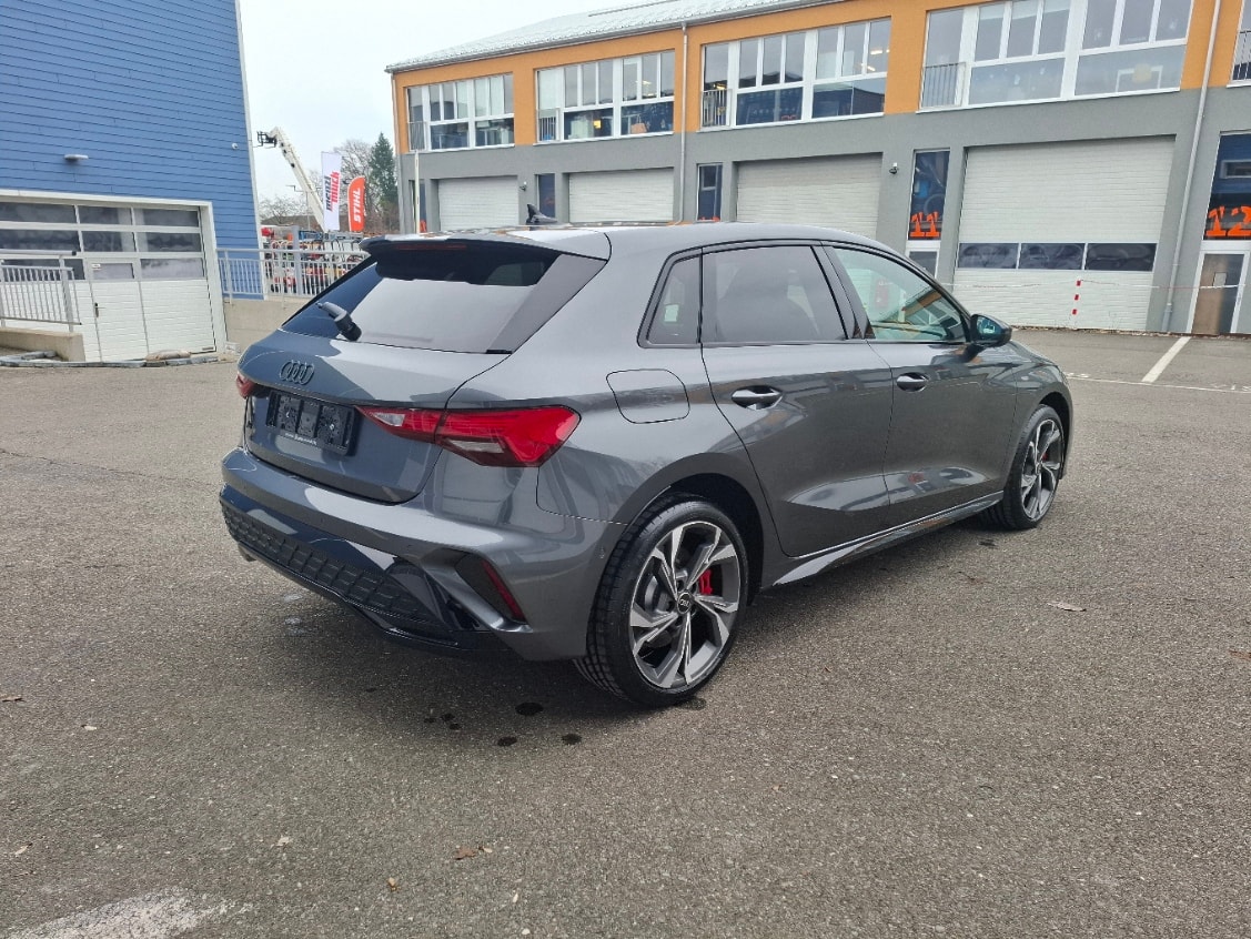 AUDI A3 Sportback 1.5 45 TFSI Plug-in-Hybrid S Line S-Tronic-image-4