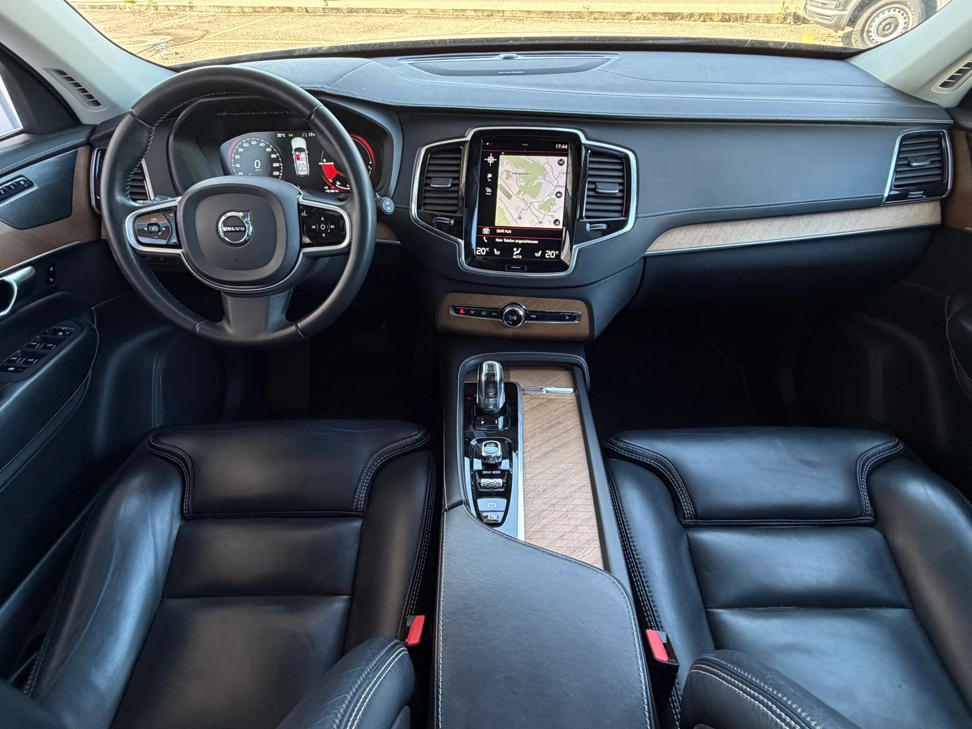 VOLVO XC90 T8 AWD Inscription Geartronic-image-5