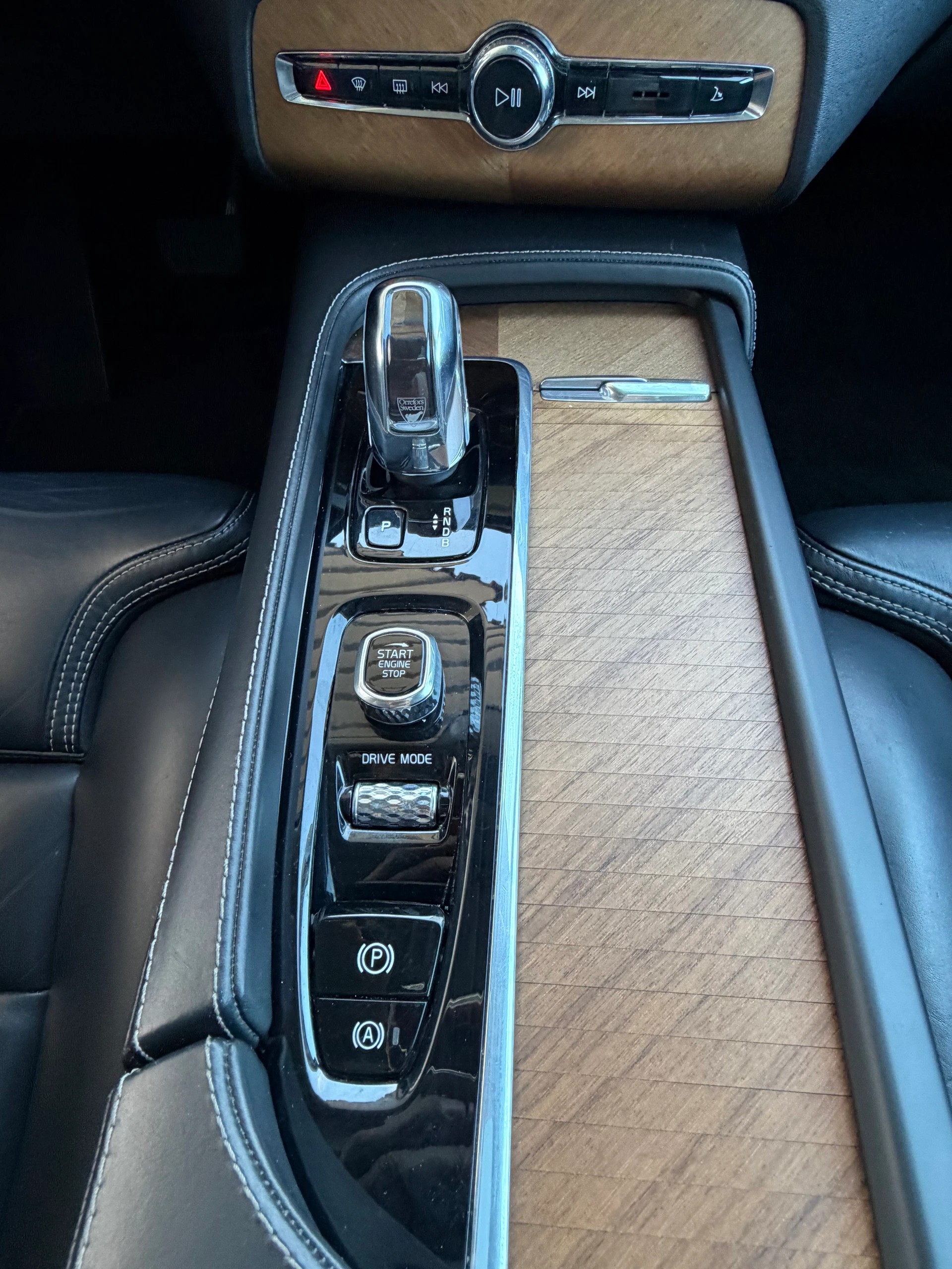 VOLVO XC90 T8 AWD Inscription Geartronic-image-12