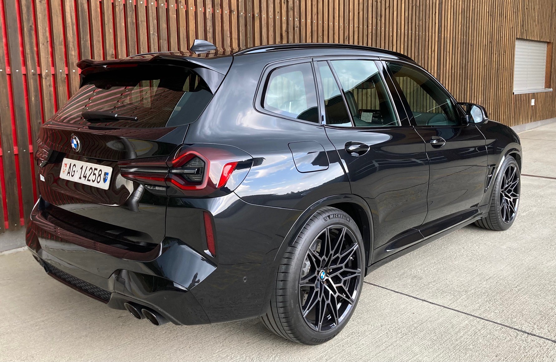 BMW M Competition-image-2