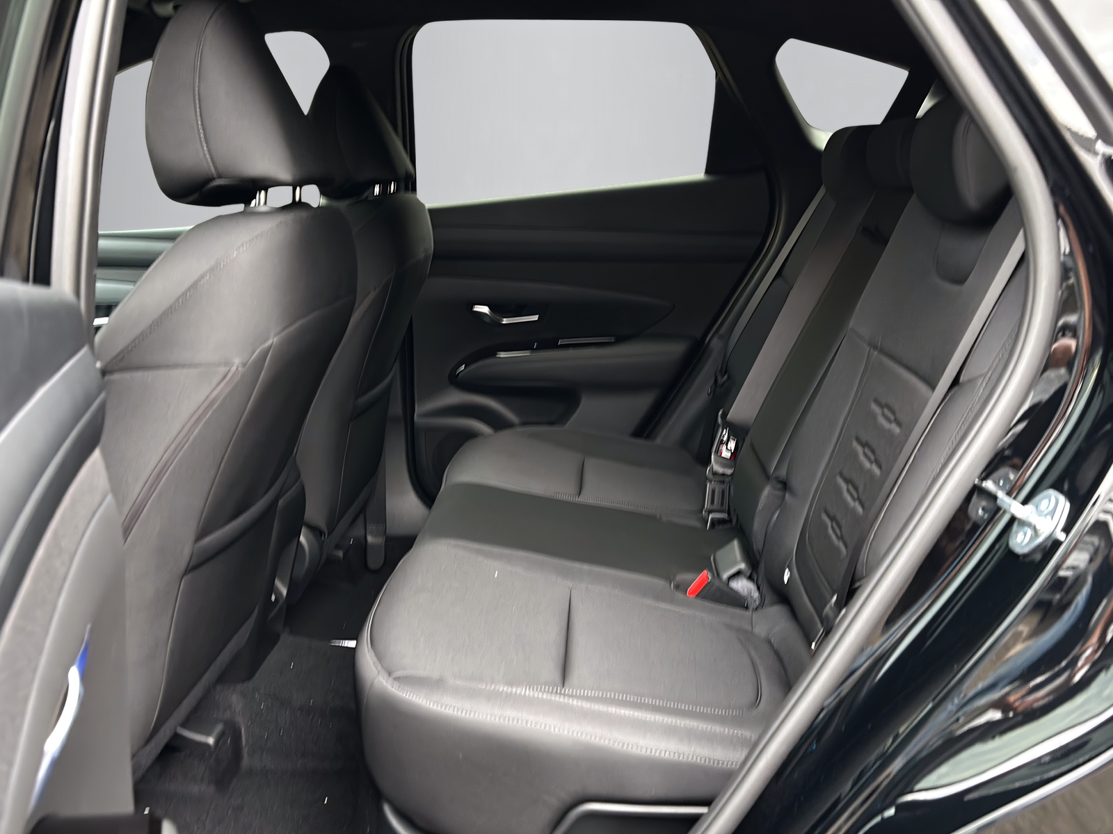 HYUNDAI Tucson 1.6 T-GDi HEV Origo Blackline 4WD-image-6