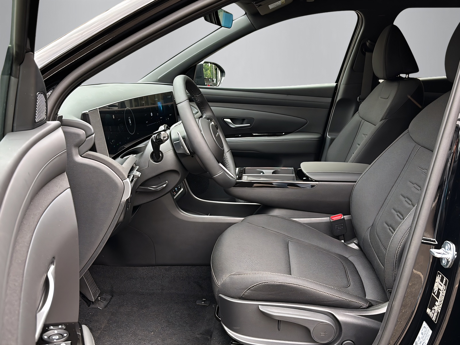 HYUNDAI Tucson 1.6 T-GDi HEV Origo Blackline 4WD-image-2