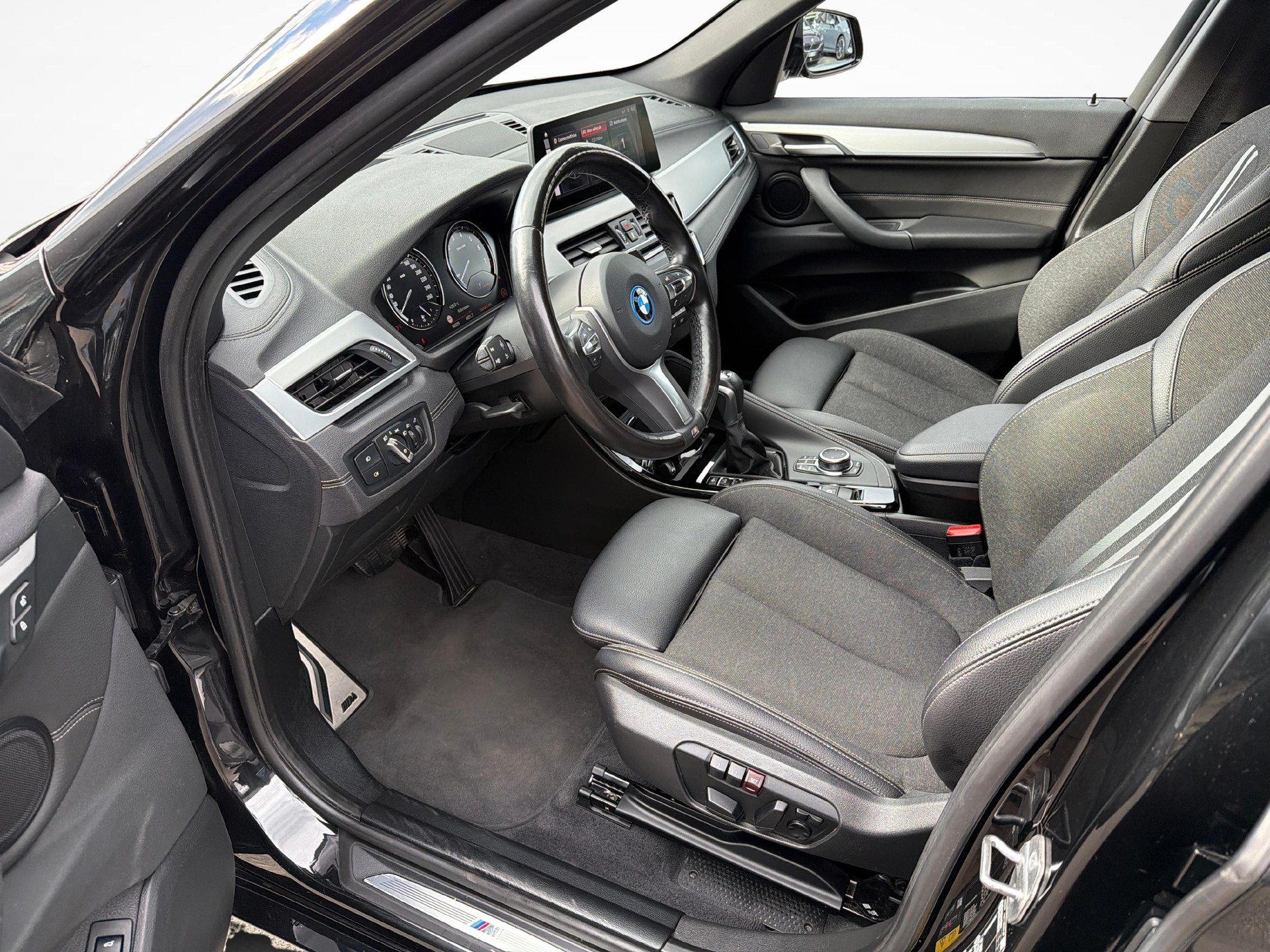 BMW X1 25e xDrive M-Sport-image-9