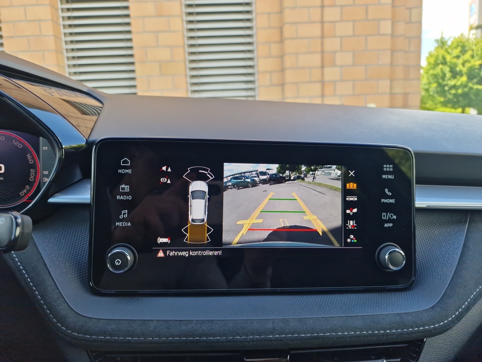 SKODA Fabia 1.5 TSI Monte Carlo DSG 2026-image-16